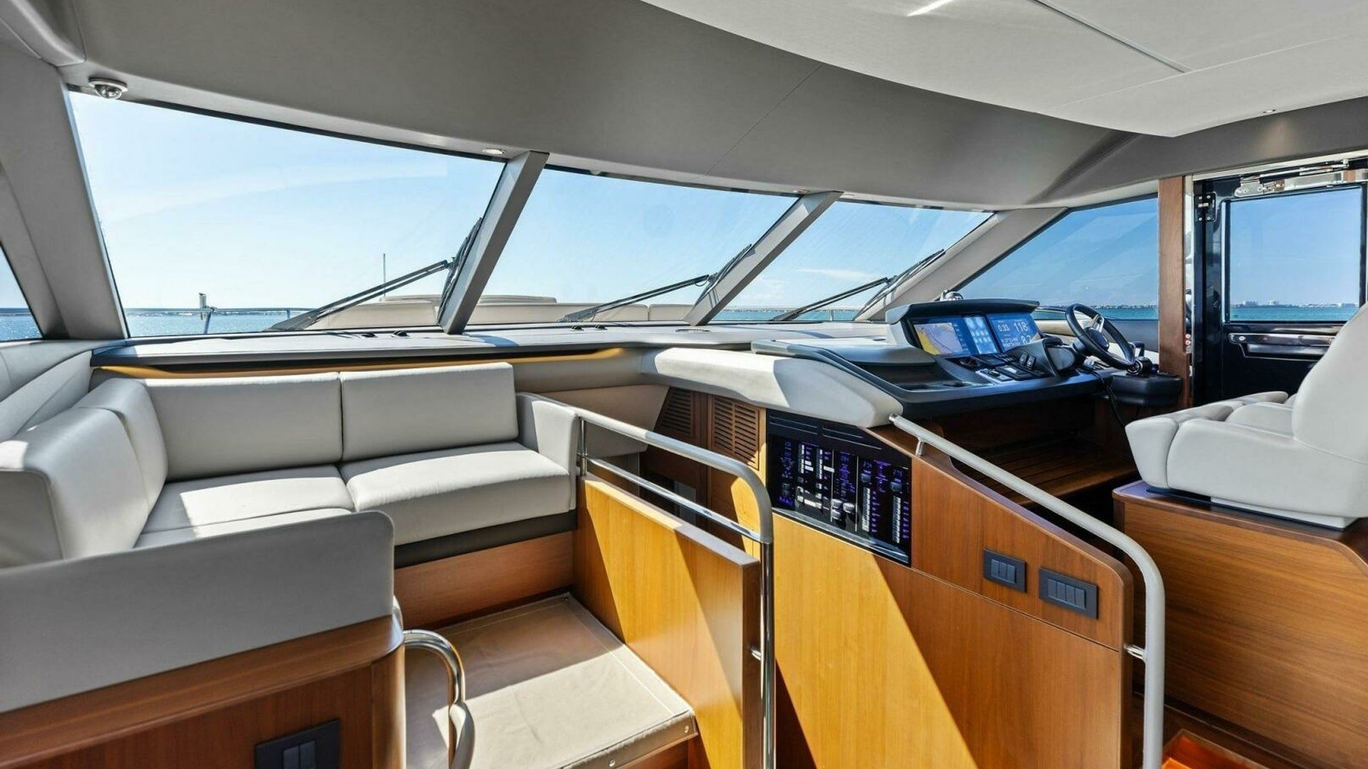 Princess Y75 – photo 16