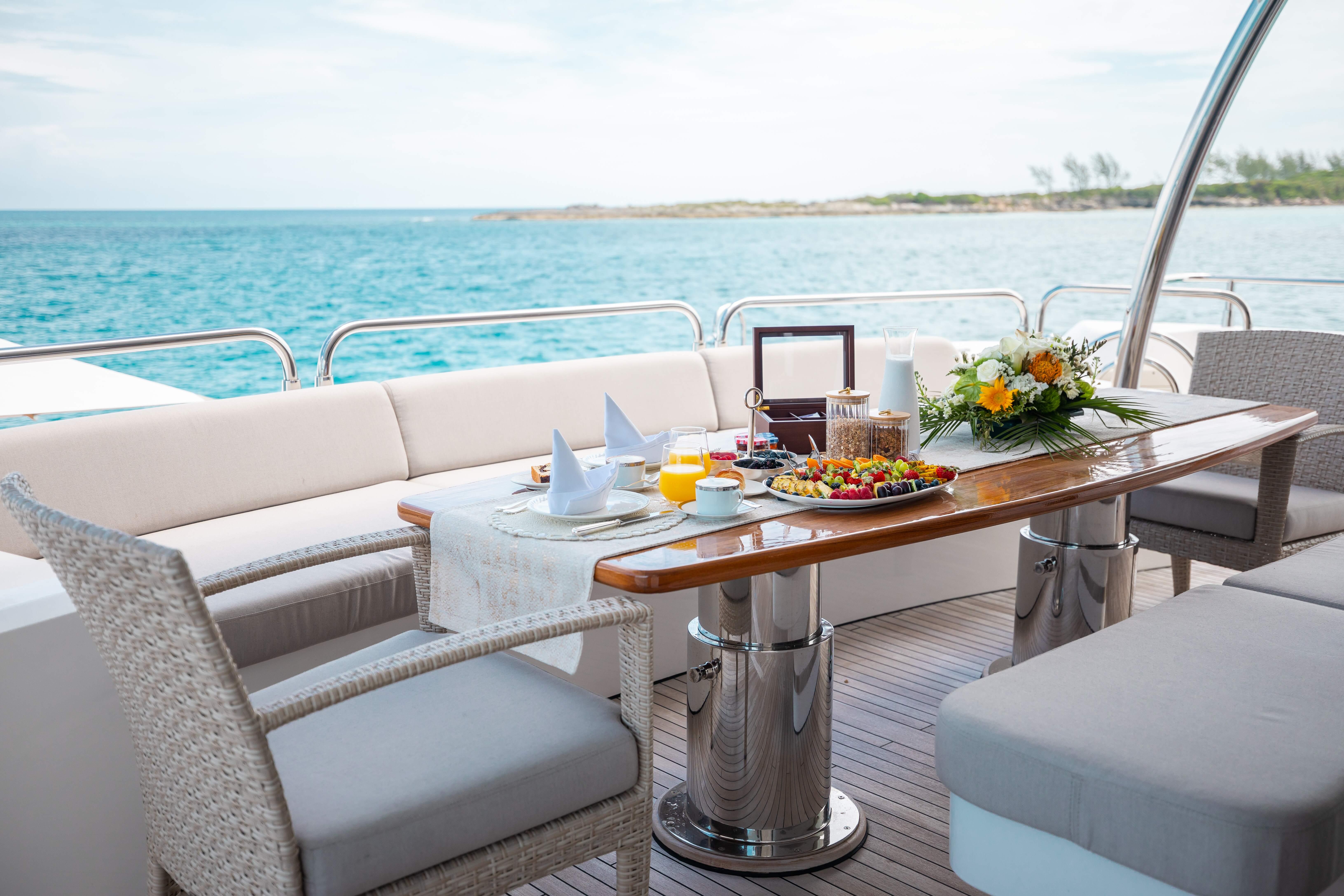 2009 Sunseeker 121 – photo 9