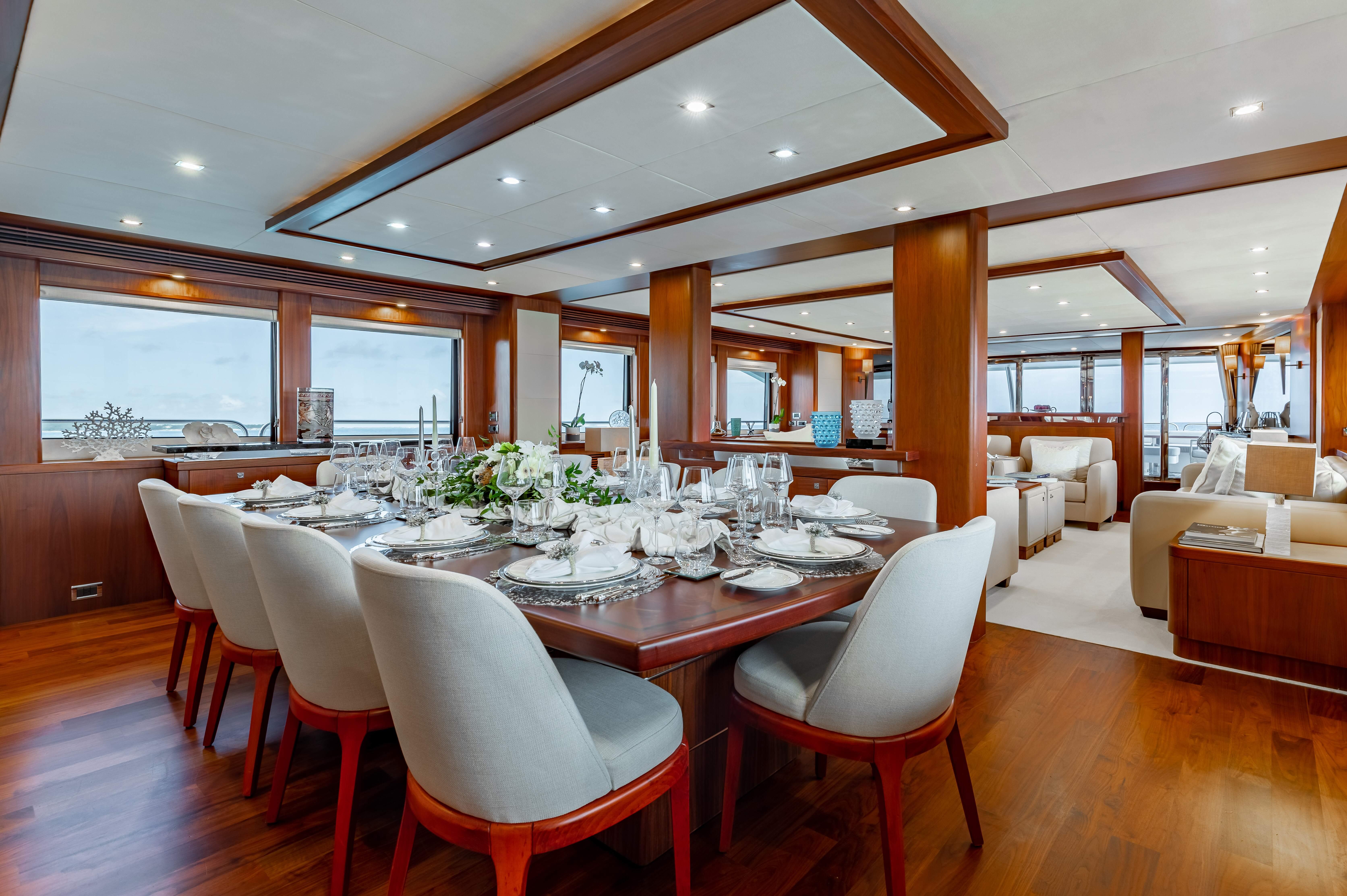 2009 Sunseeker 121 – photo 12
