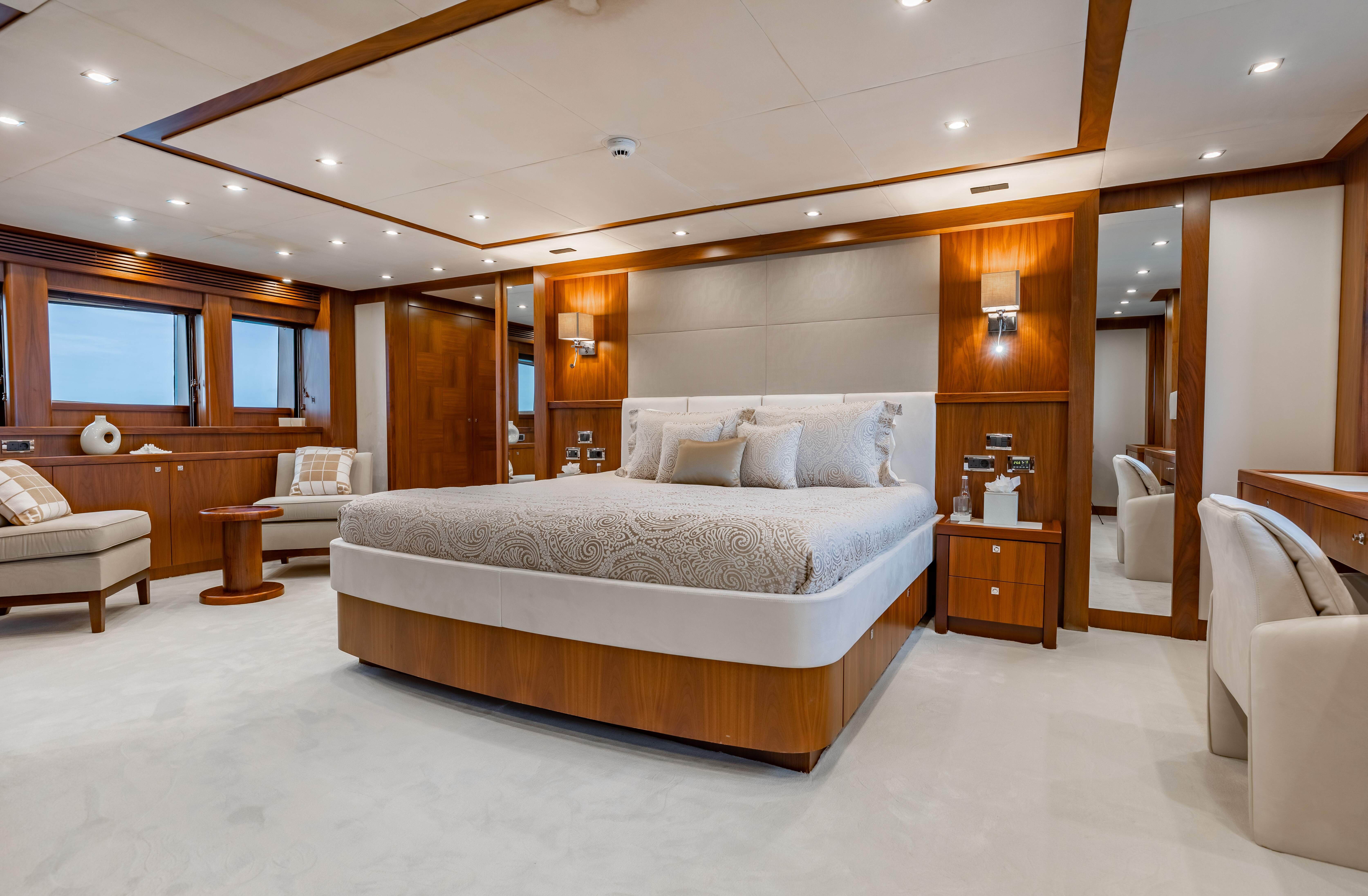 2009 Sunseeker 121 – photo 13