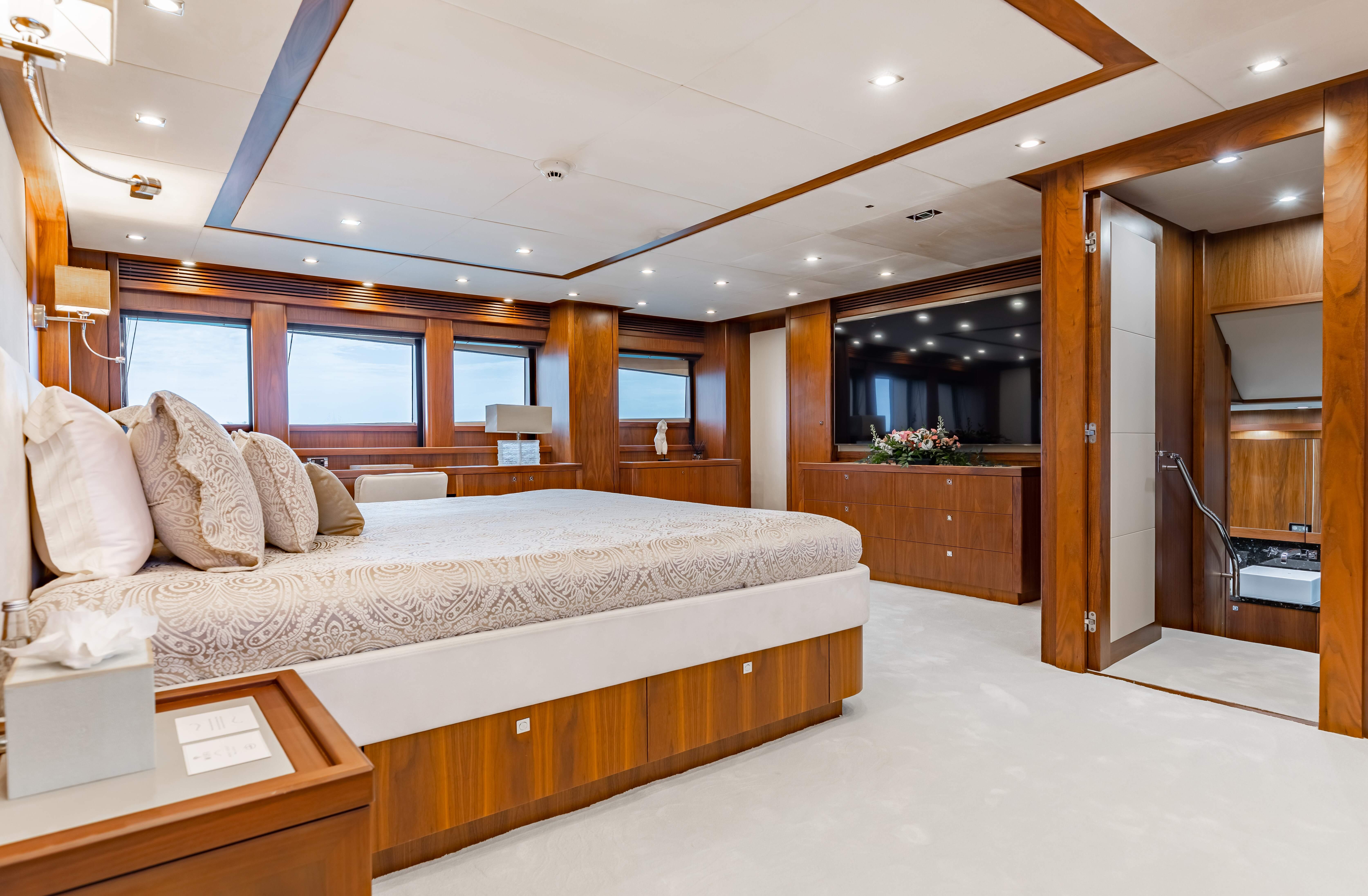 2009 Sunseeker 121 – photo 14