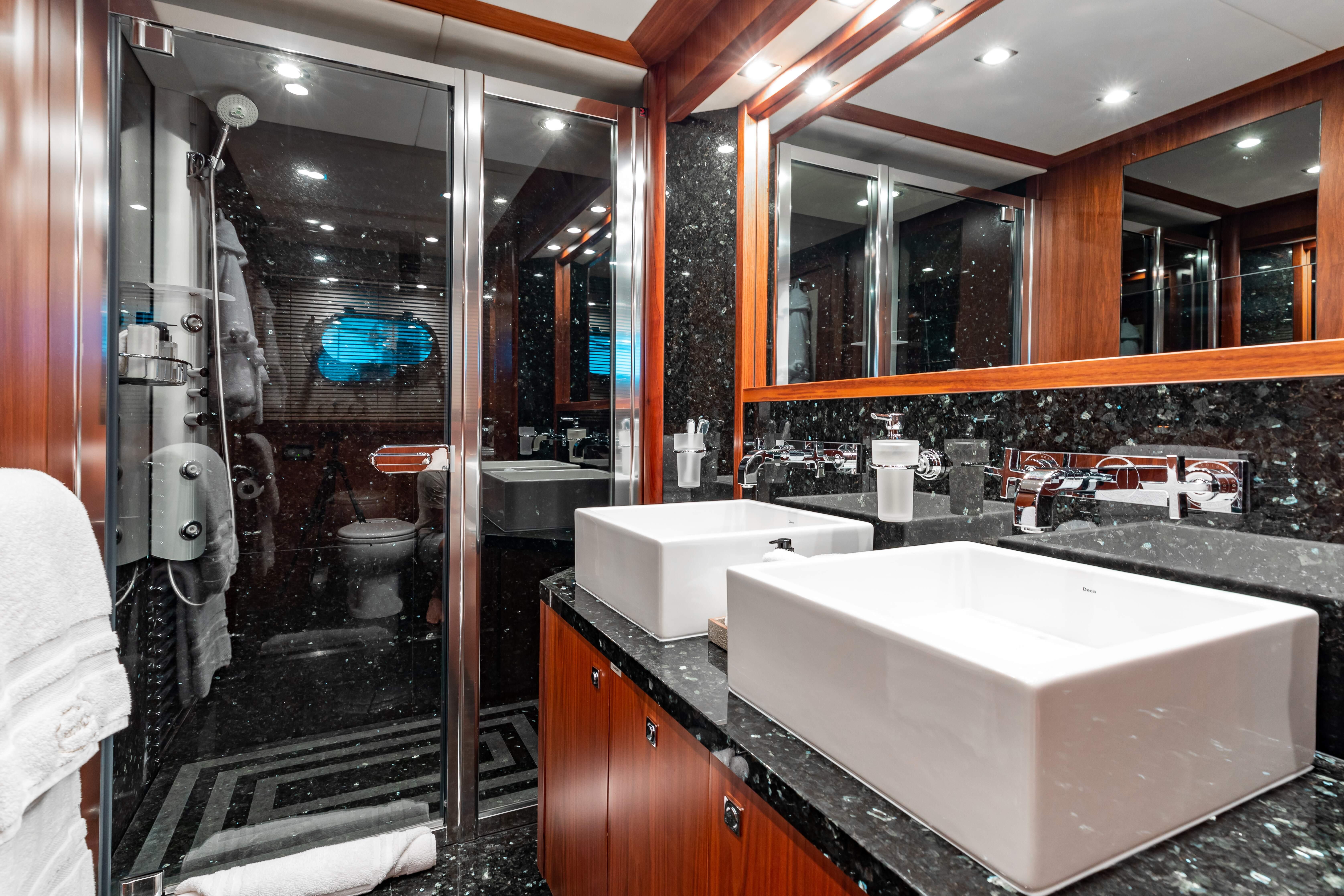 2009 Sunseeker 121 – photo 19