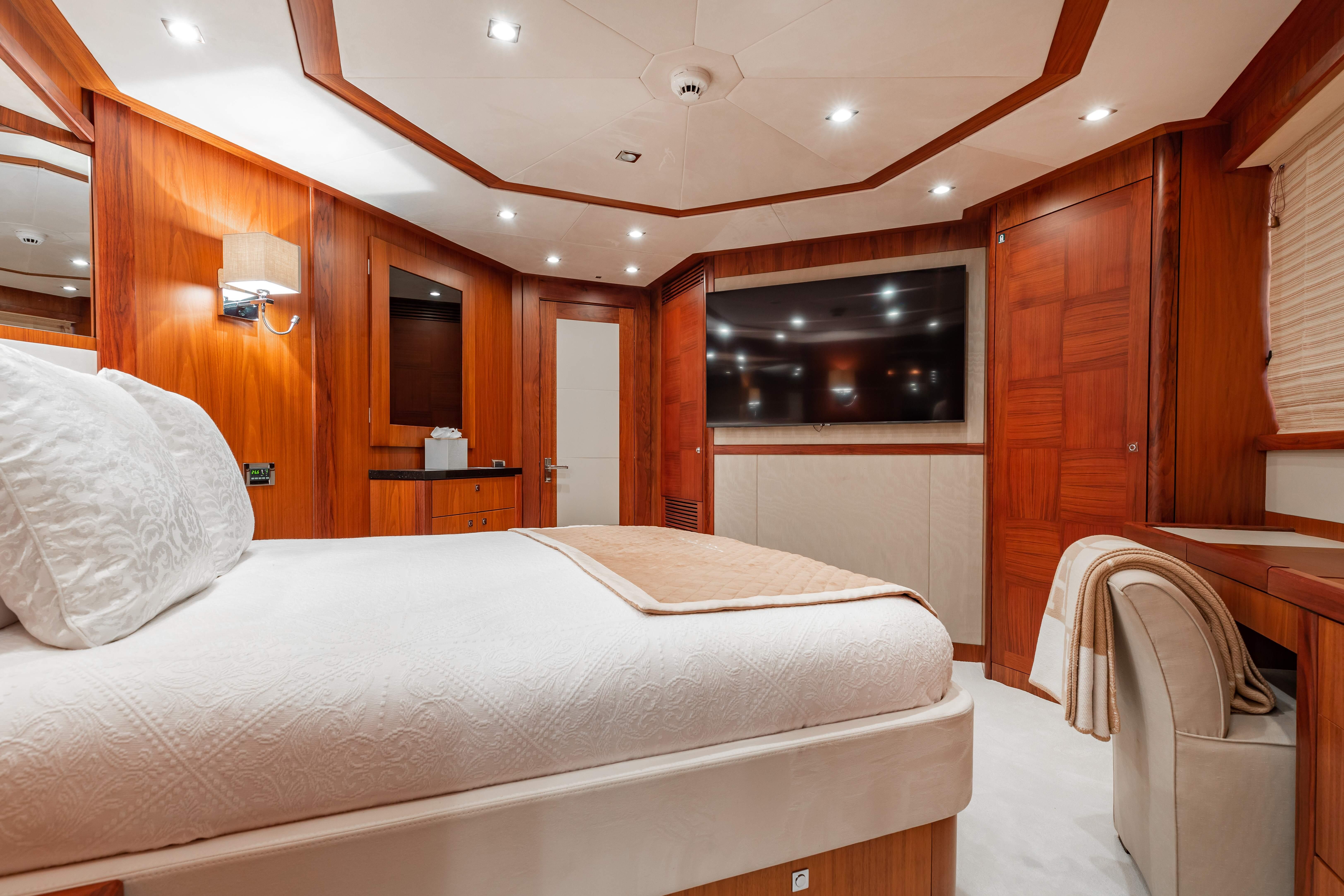 2009 Sunseeker 121 – photo 23