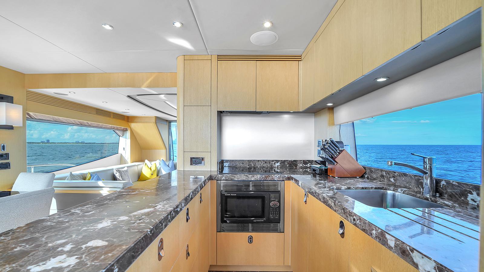 2015 Sunseeker 75 Yacht – photo 24