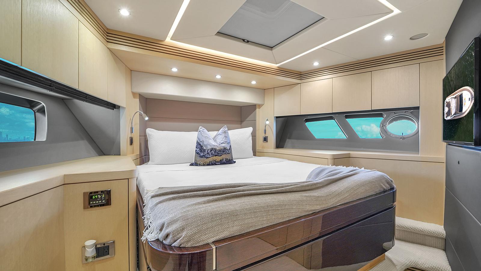 2015 Sunseeker 75 Yacht – photo 32