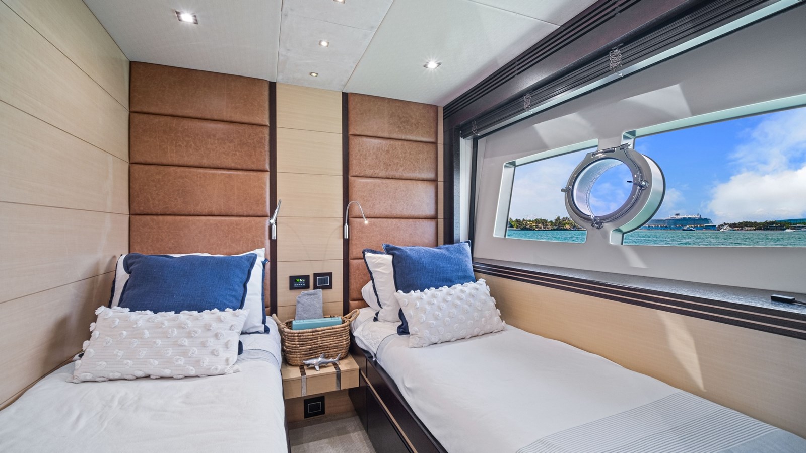 2013 Sunseeker 80 Predator – photo 42