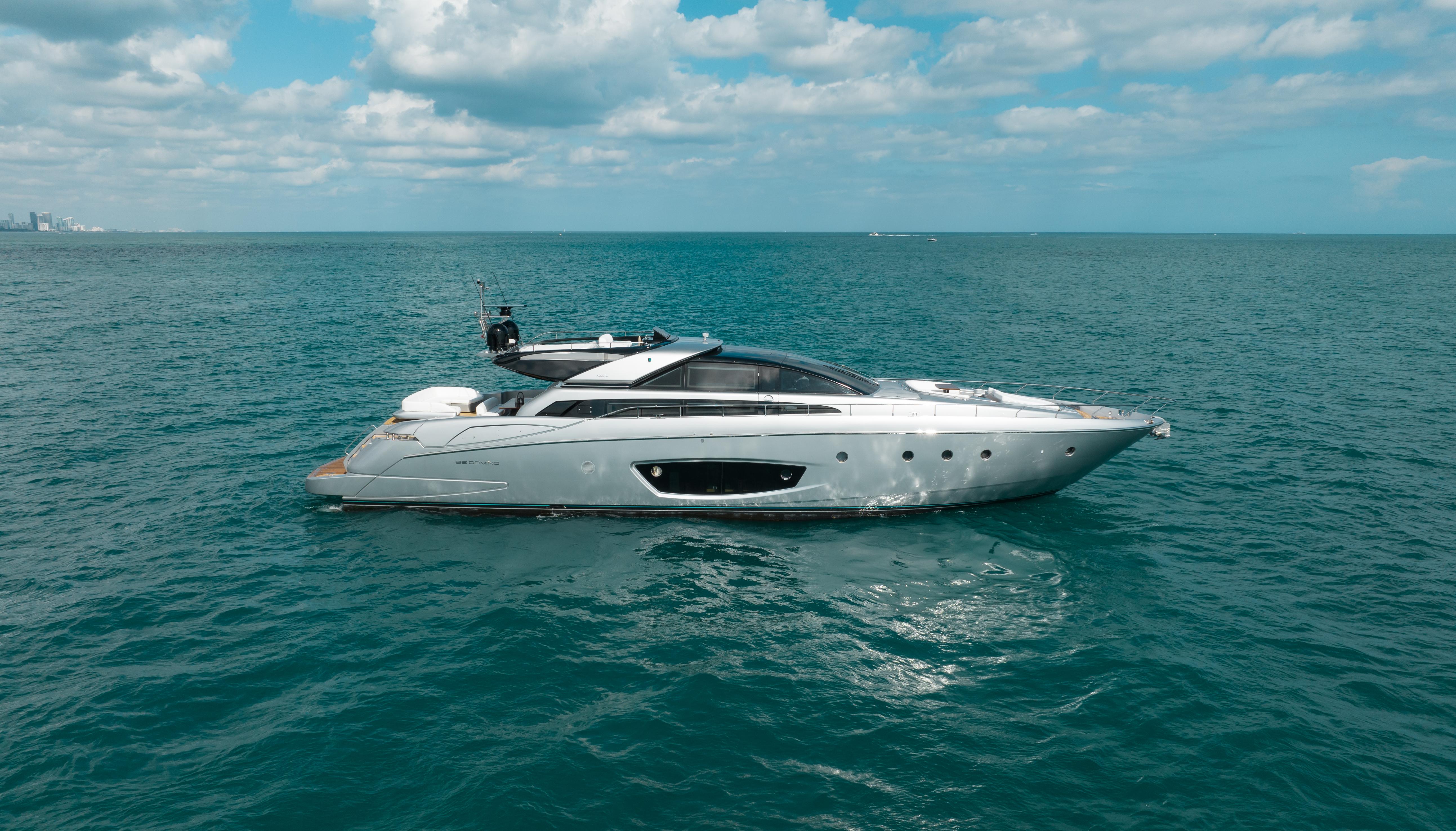 2014 Riva 86 Domino – photo 17