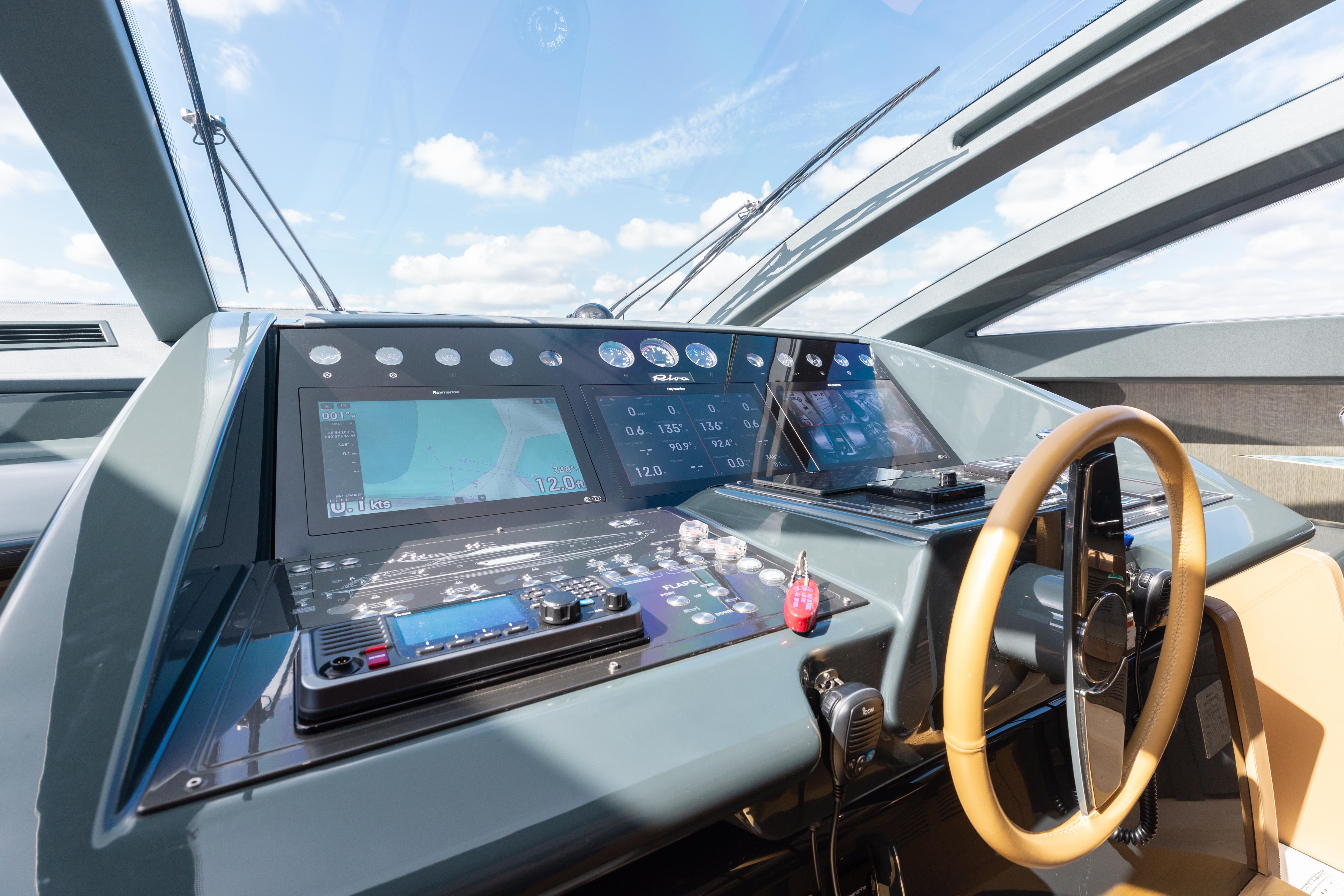 2014 Riva 86 Domino – photo 30