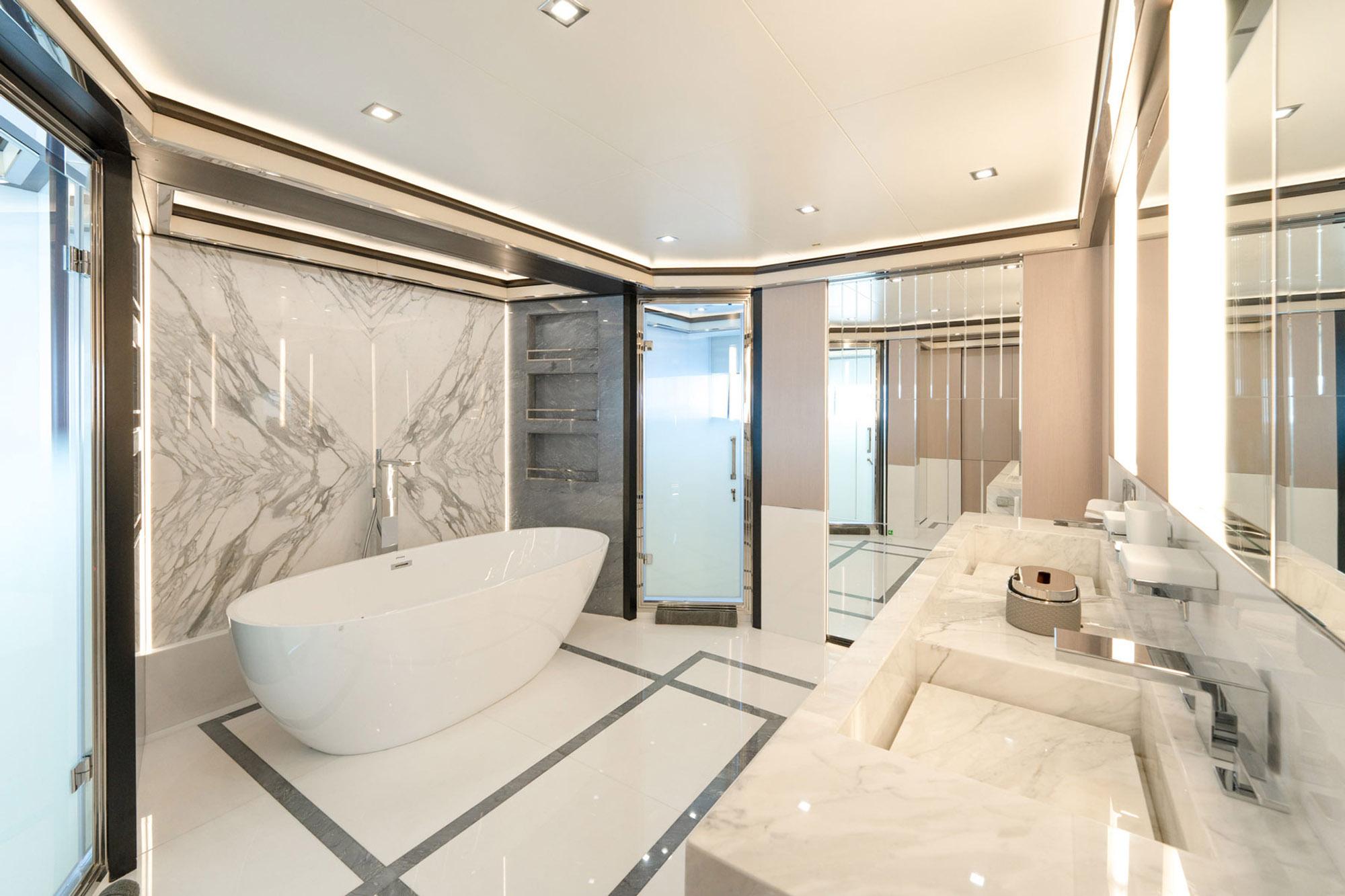 2016 Mondomarine 50 Metre – photo 12