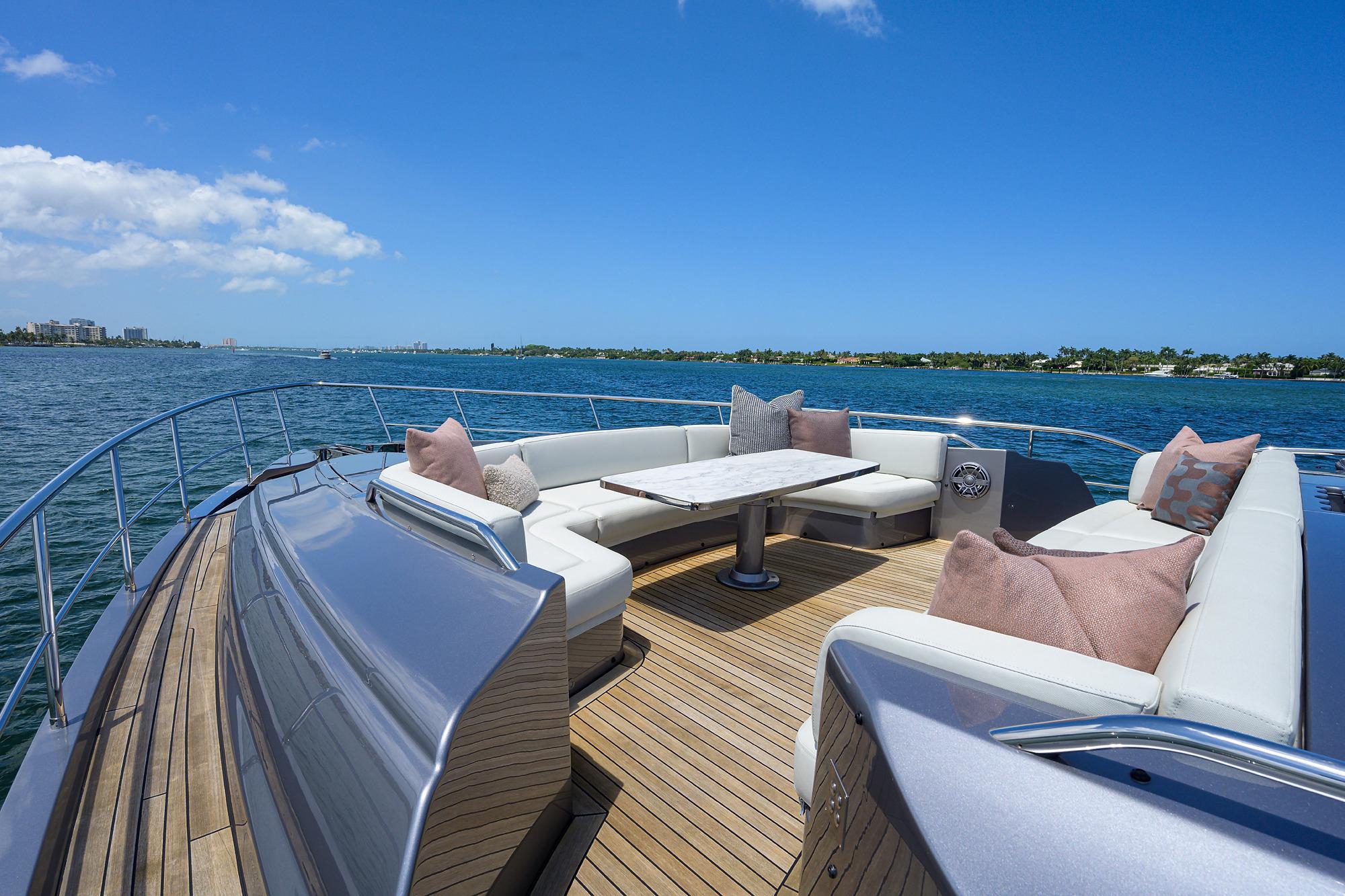 2022 Pershing 9X – photo 15