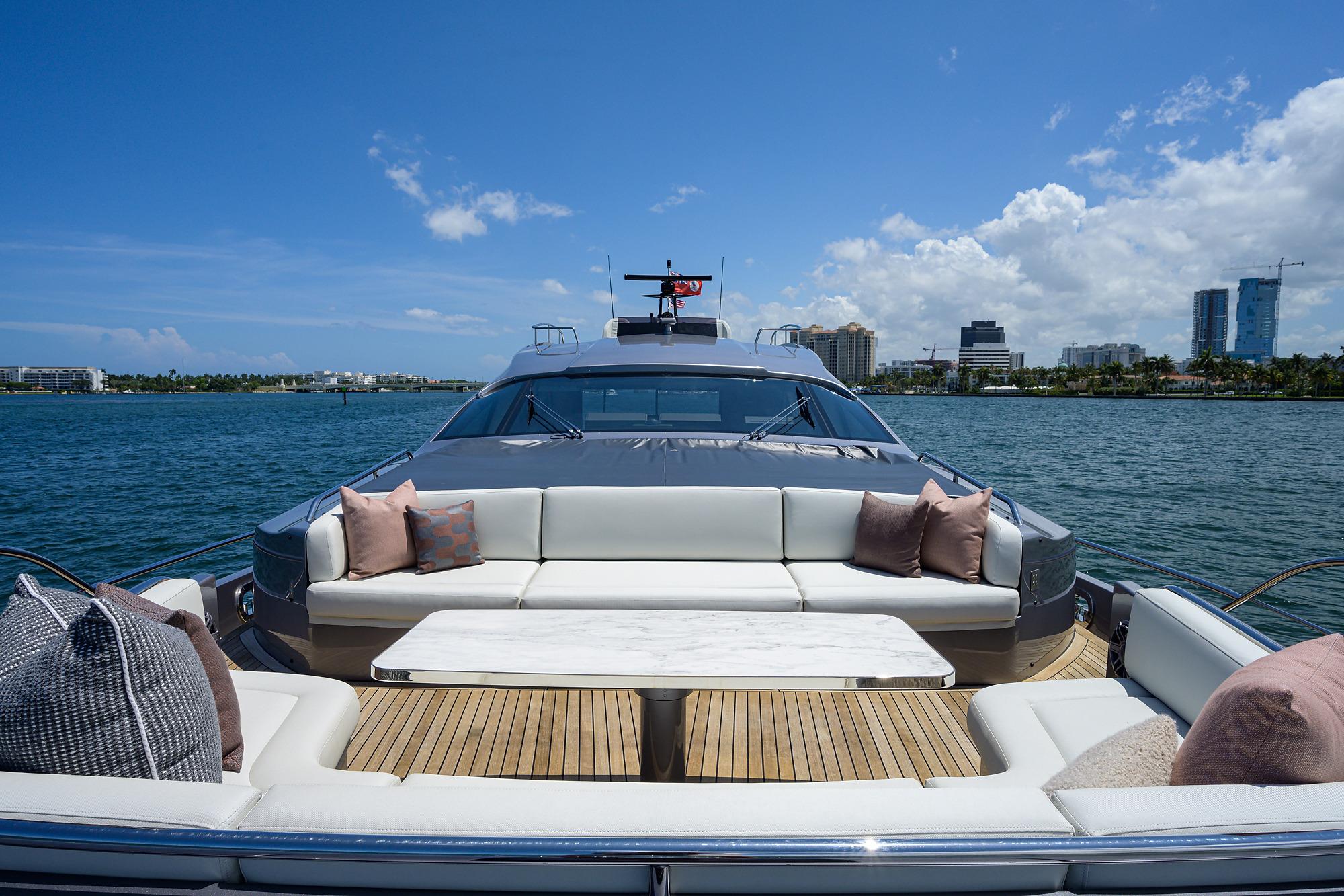 2022 Pershing 9X – photo 17