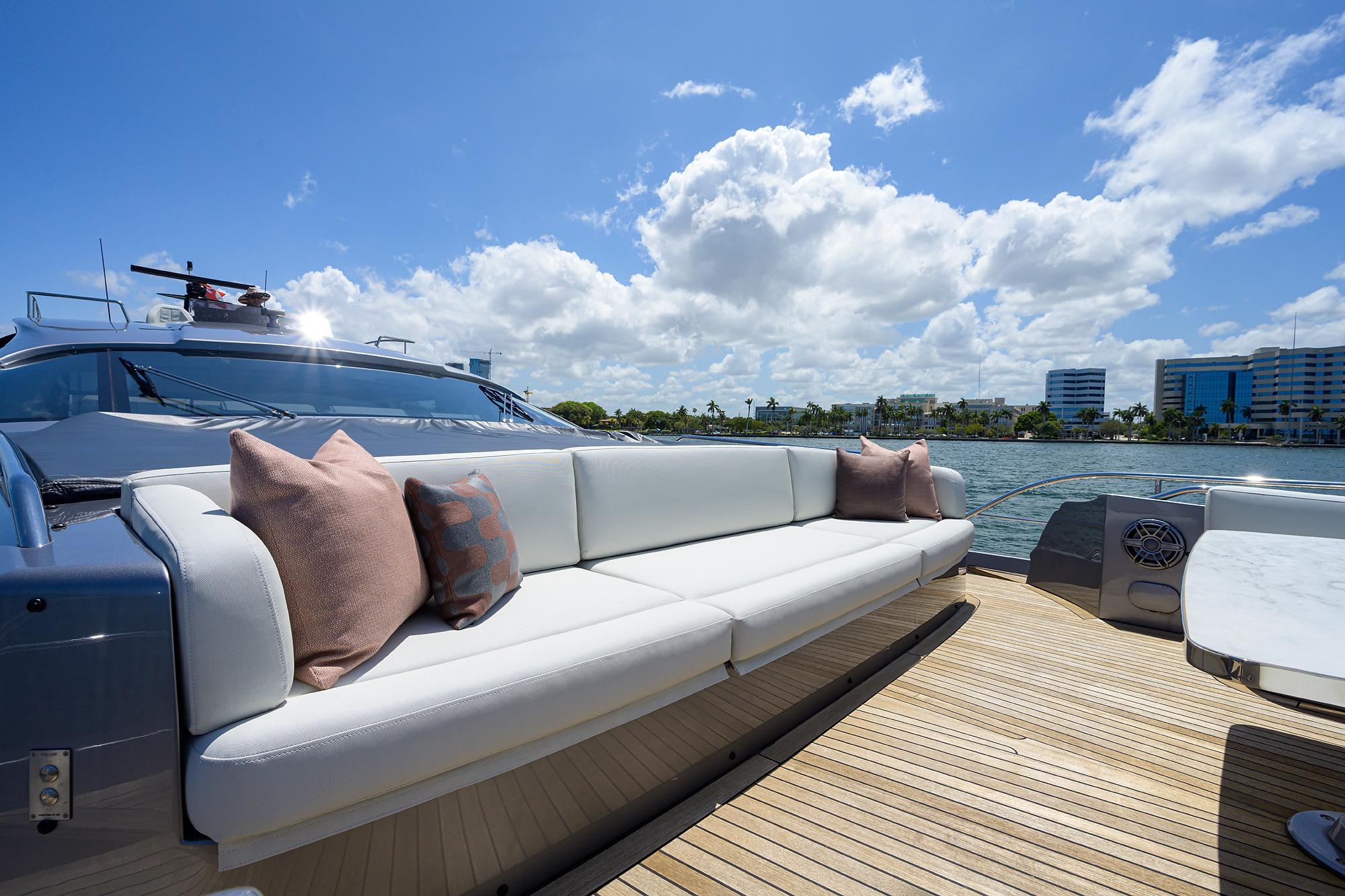 2022 Pershing 9X – photo 18