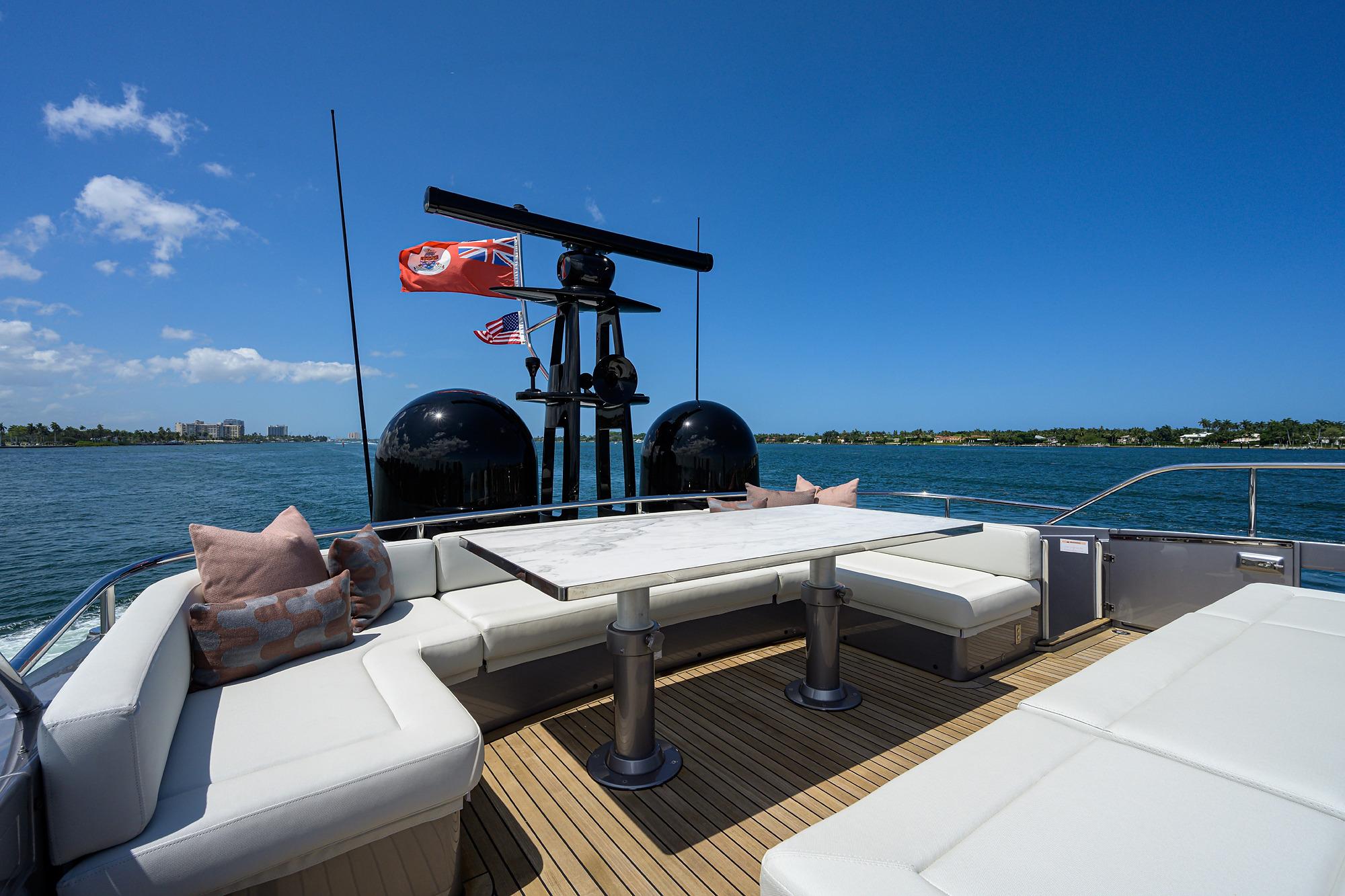 2022 Pershing 9X – photo 25