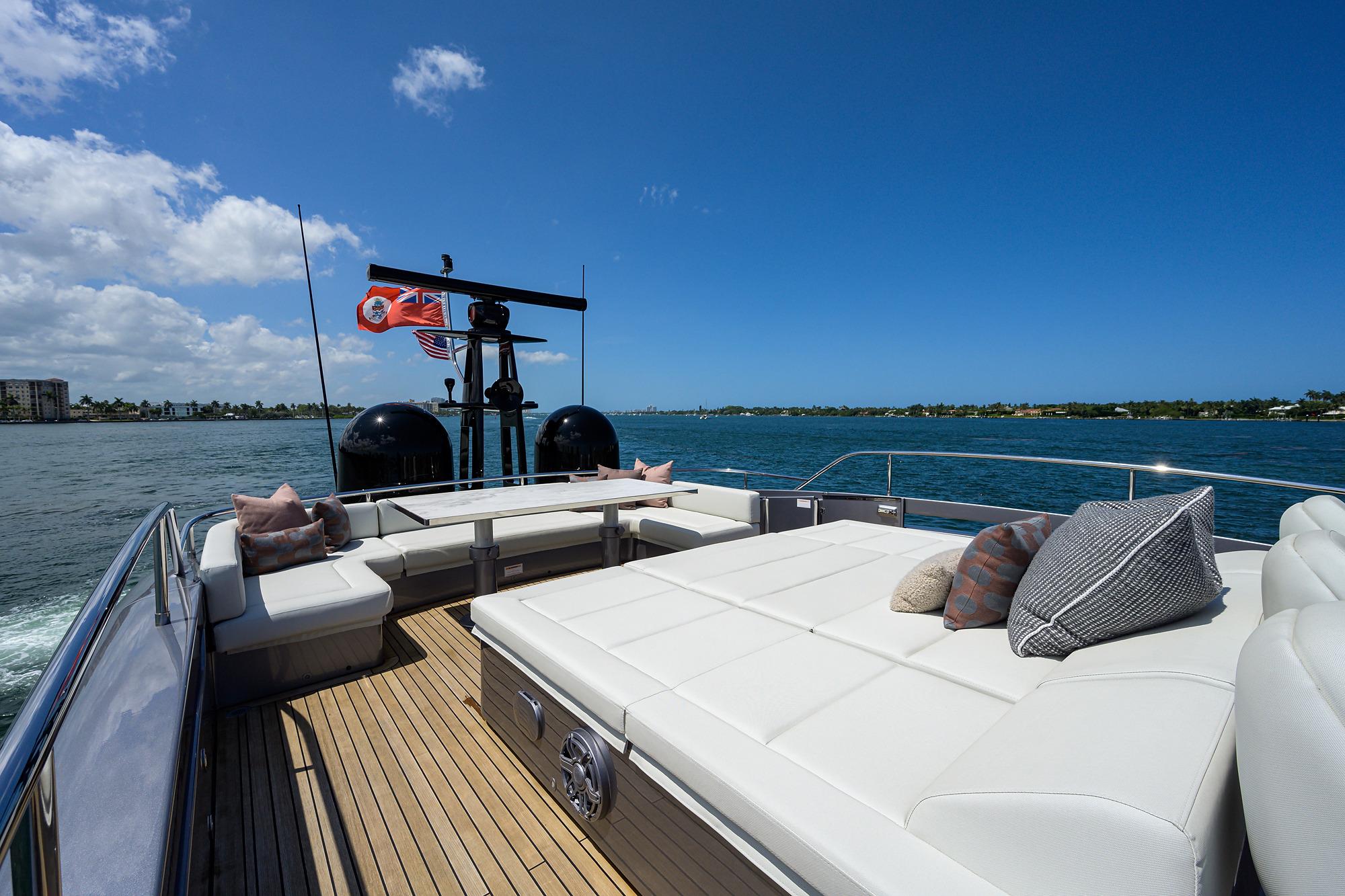 2022 Pershing 9X – photo 26