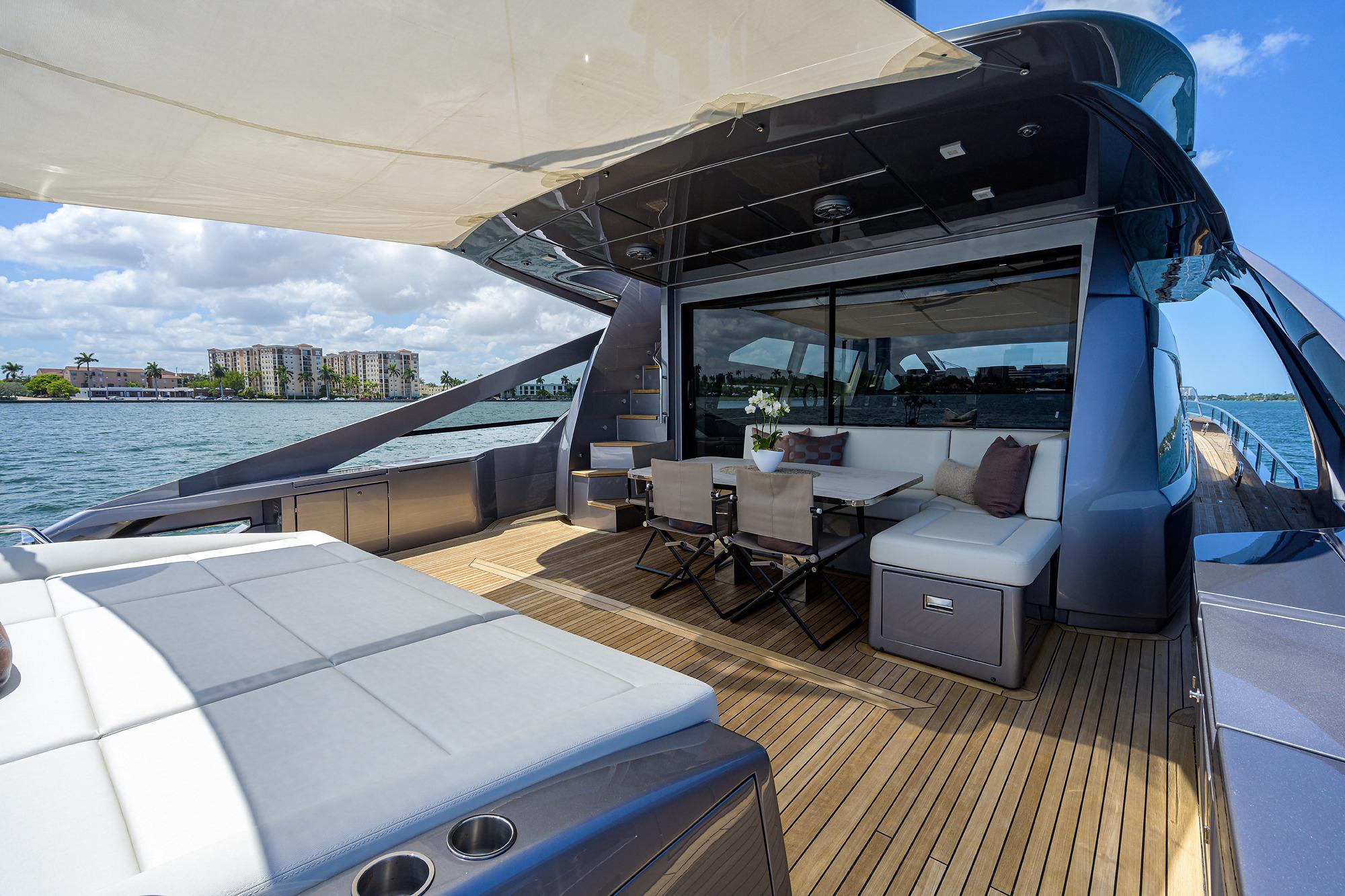 2022 Pershing 9X – photo 30