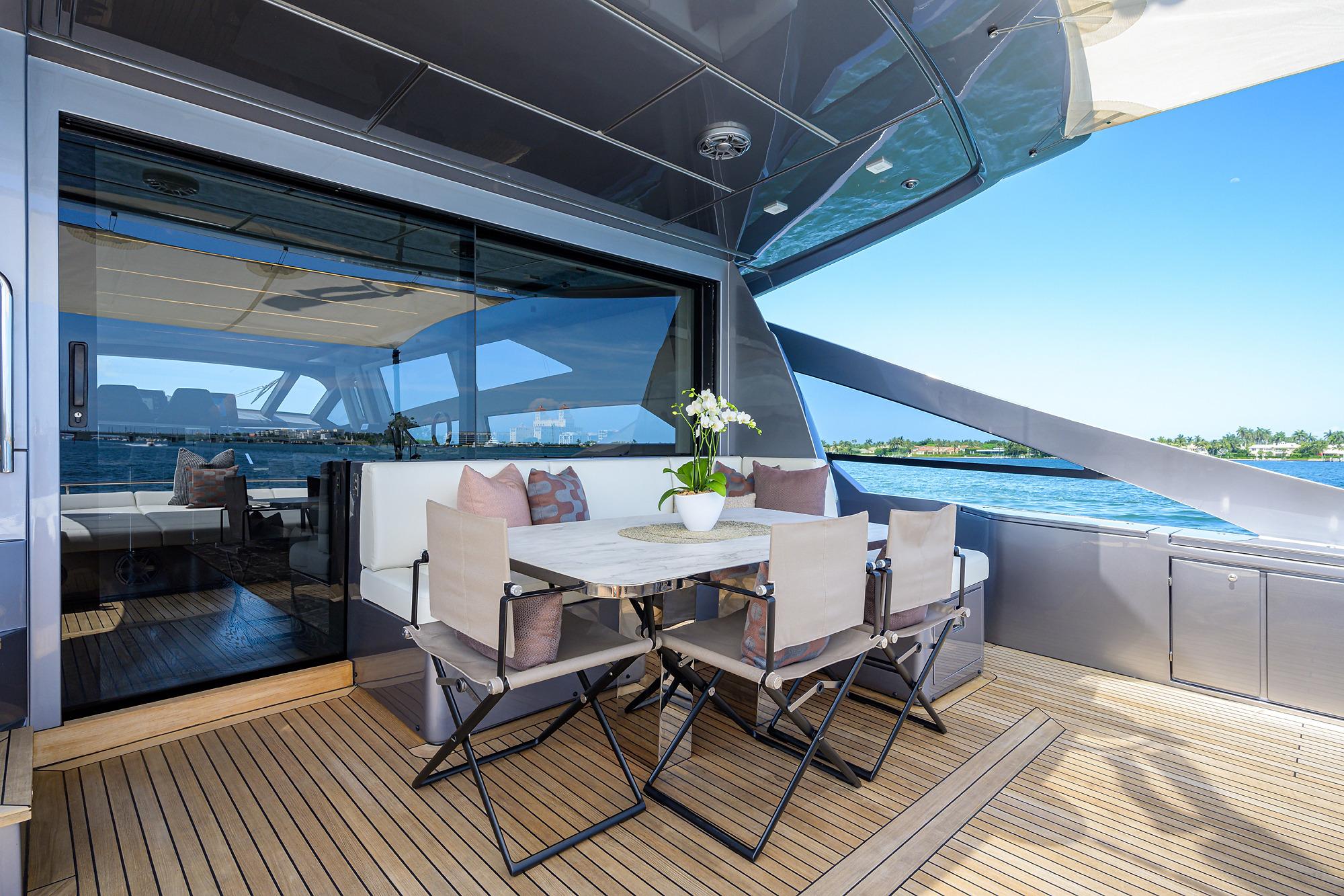 2022 Pershing 9X – photo 31