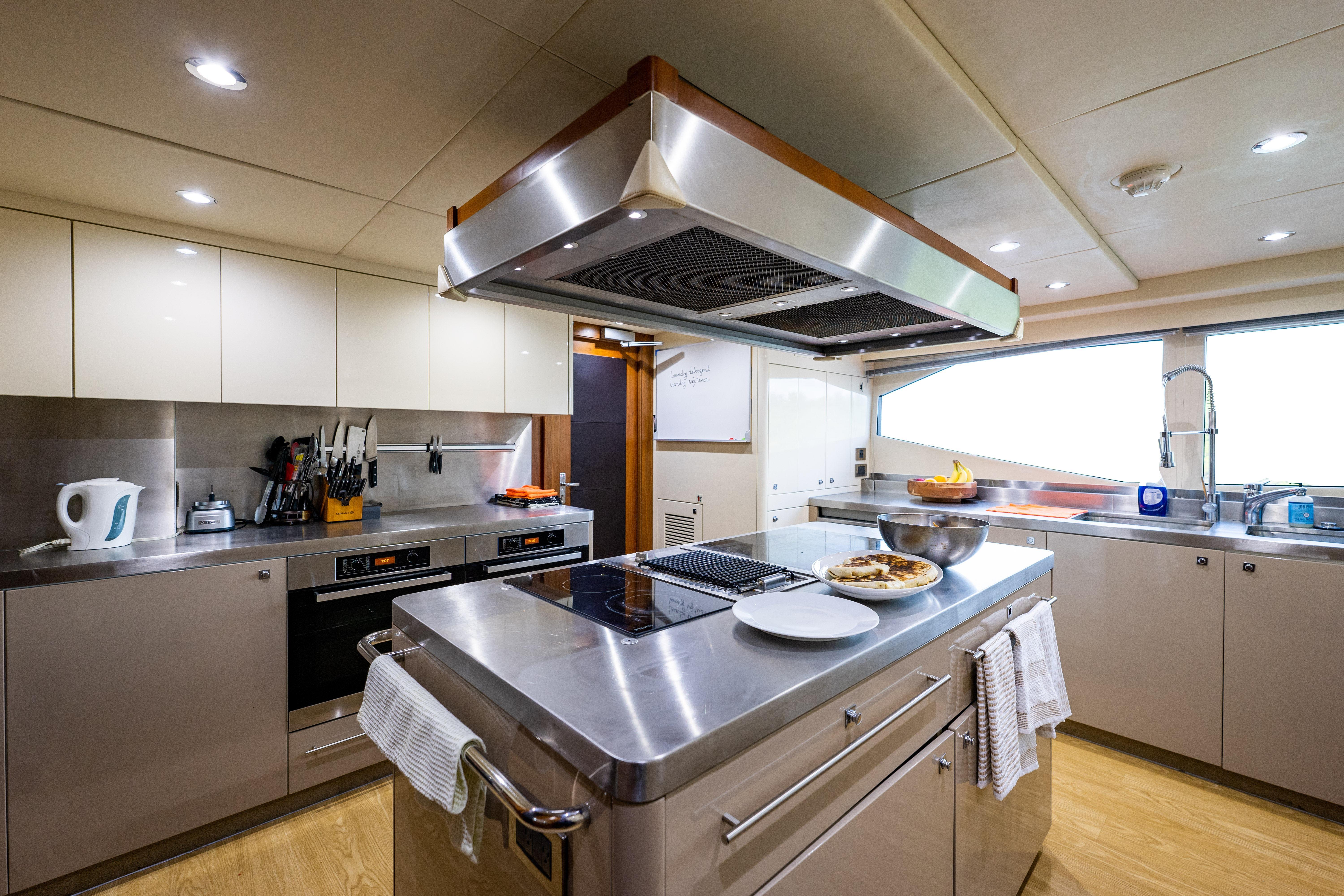 2010 Sunseeker 40 Metre – photo 12
