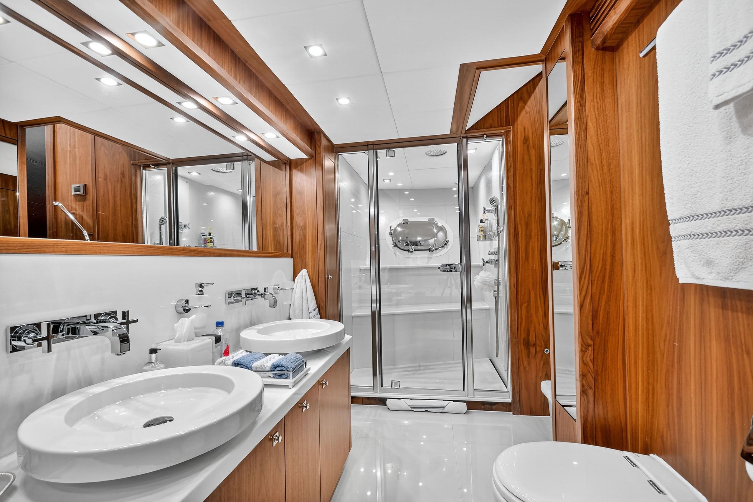 2010 Sunseeker 40 Metre – photo 17