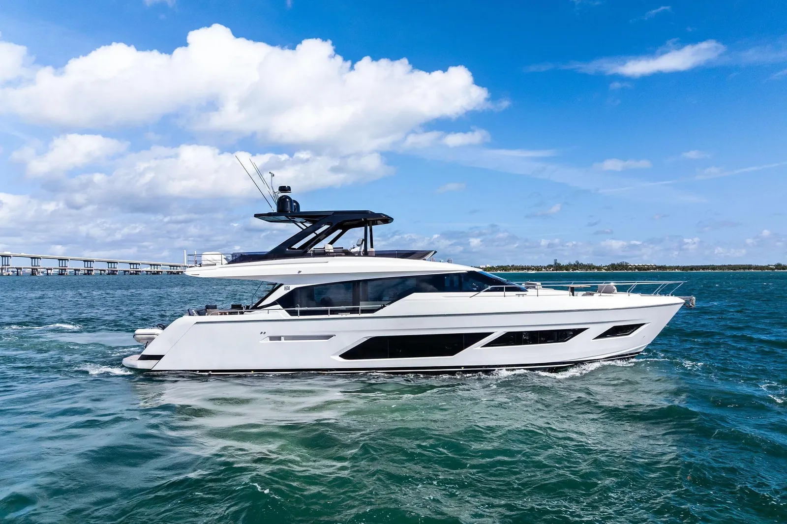 2024 Ferretti 720 – photo 2