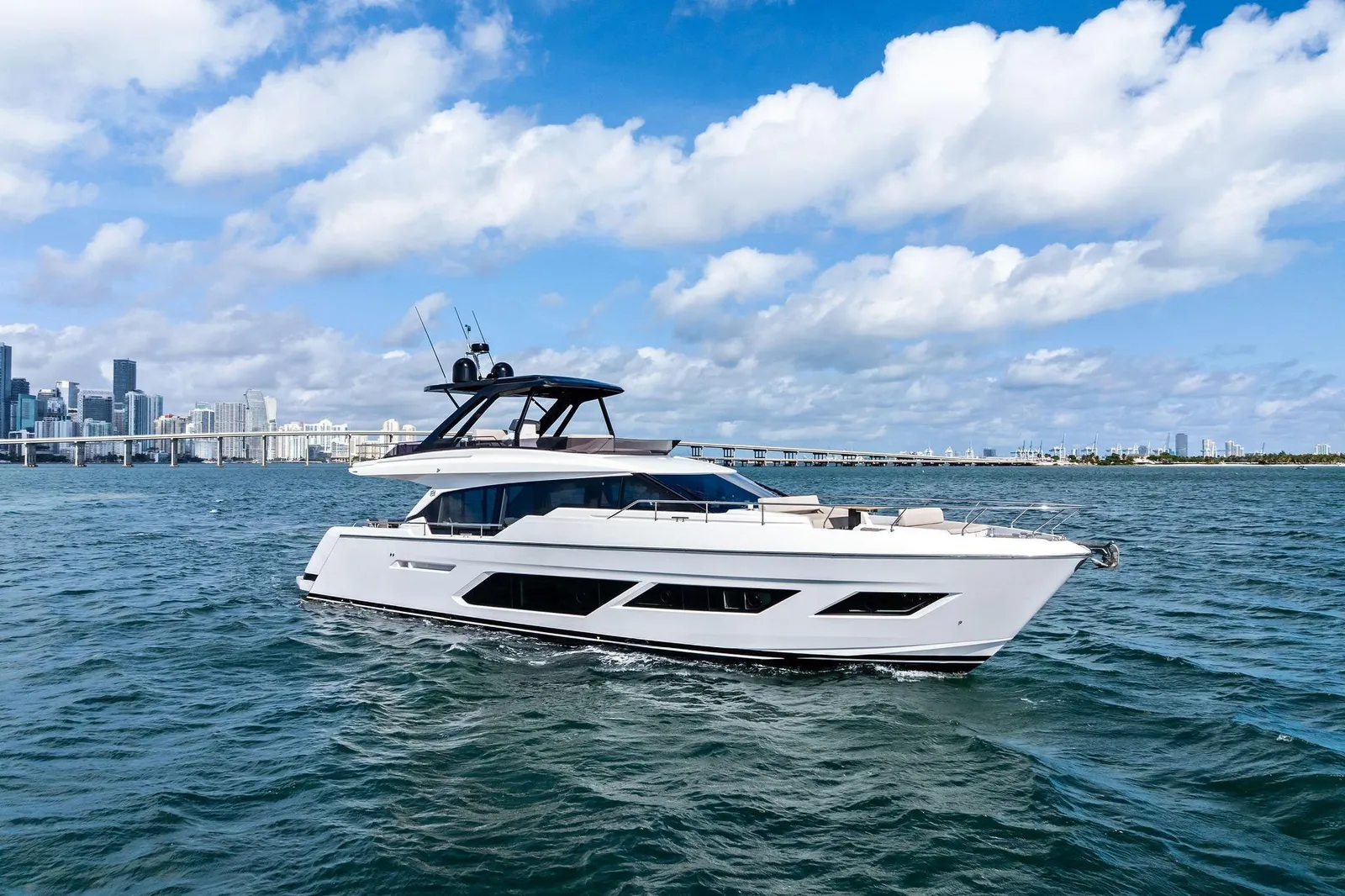 2024 Ferretti 720 – photo 3
