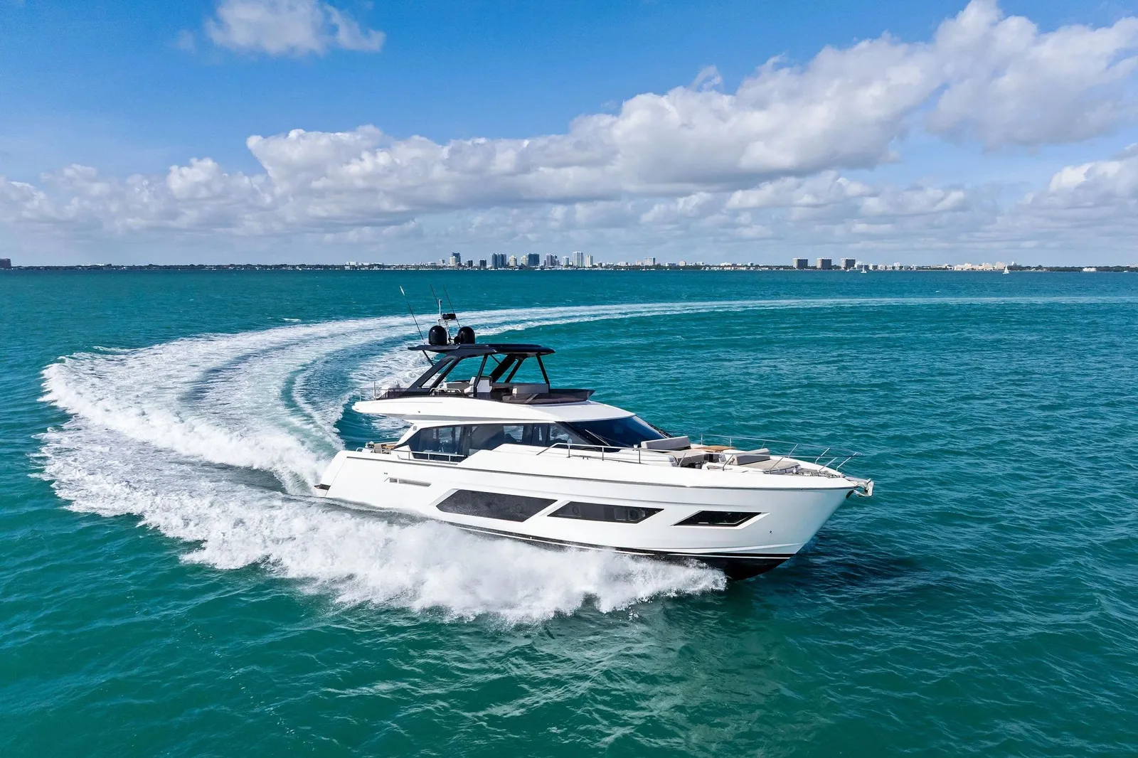 2024 Ferretti 720 – photo 9