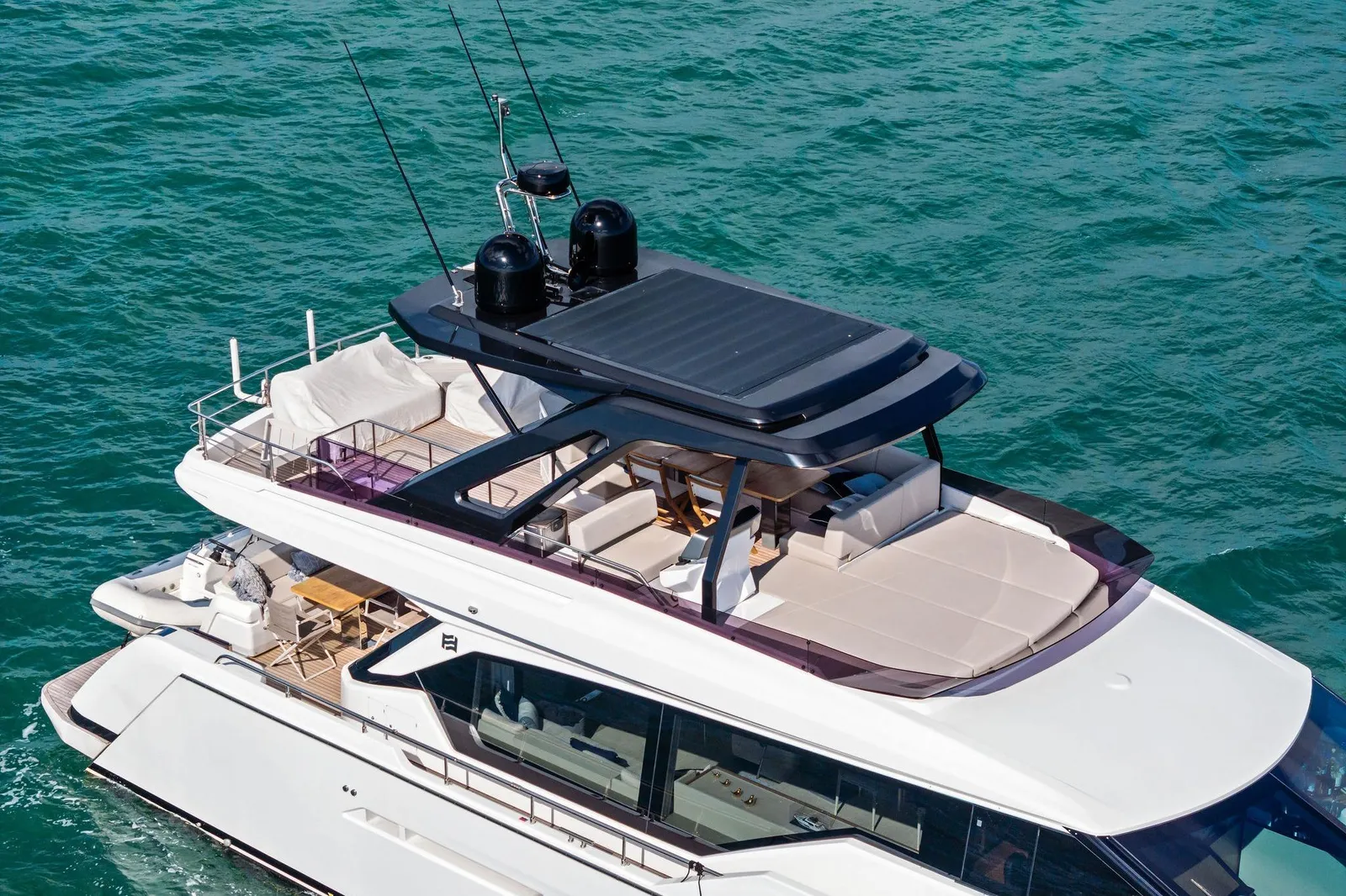 2024 Ferretti 720 – photo 19