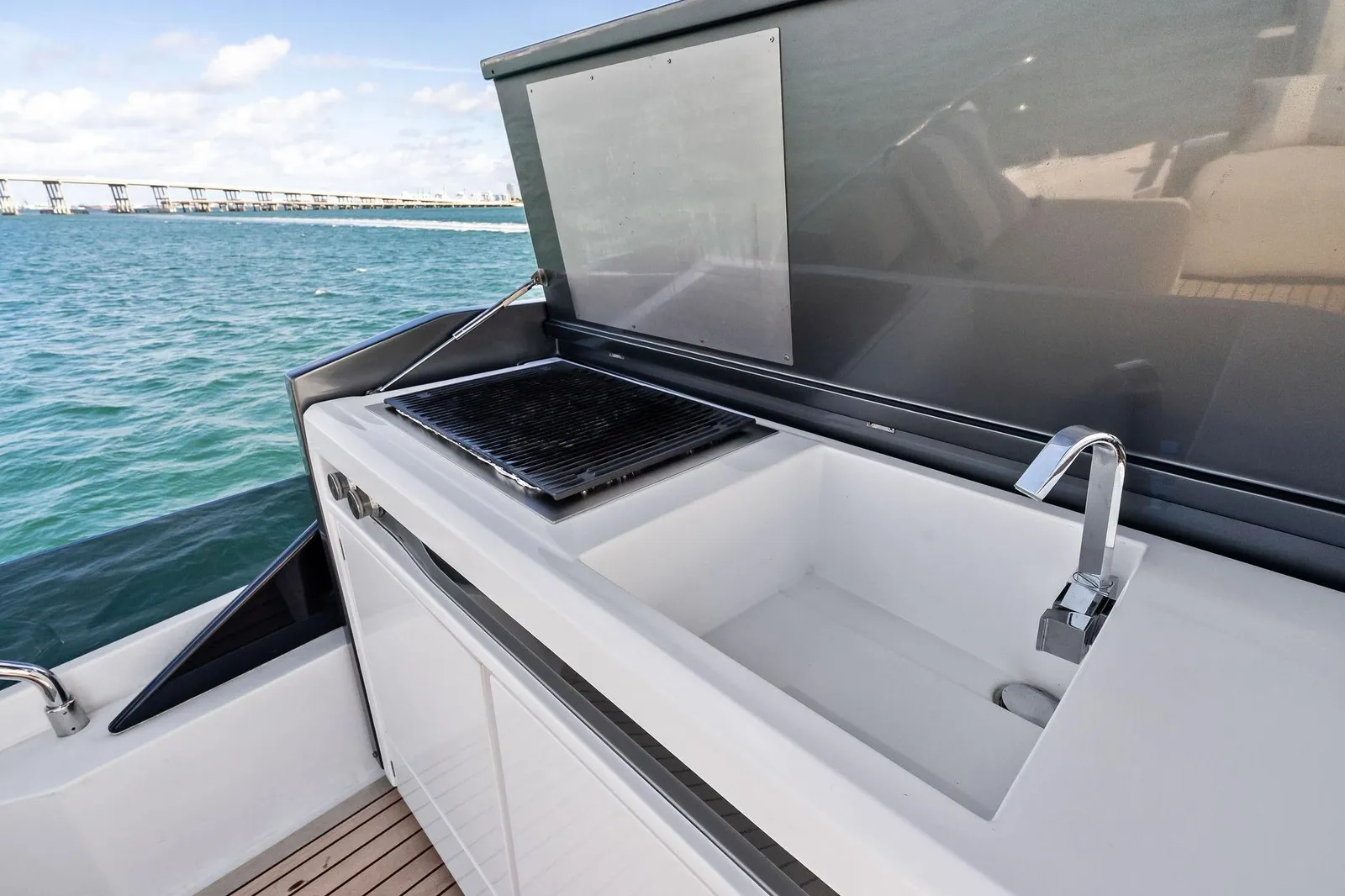 2024 Ferretti 720 – photo 21