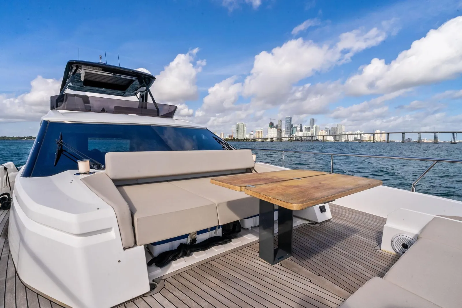 2024 Ferretti 720 – photo 31