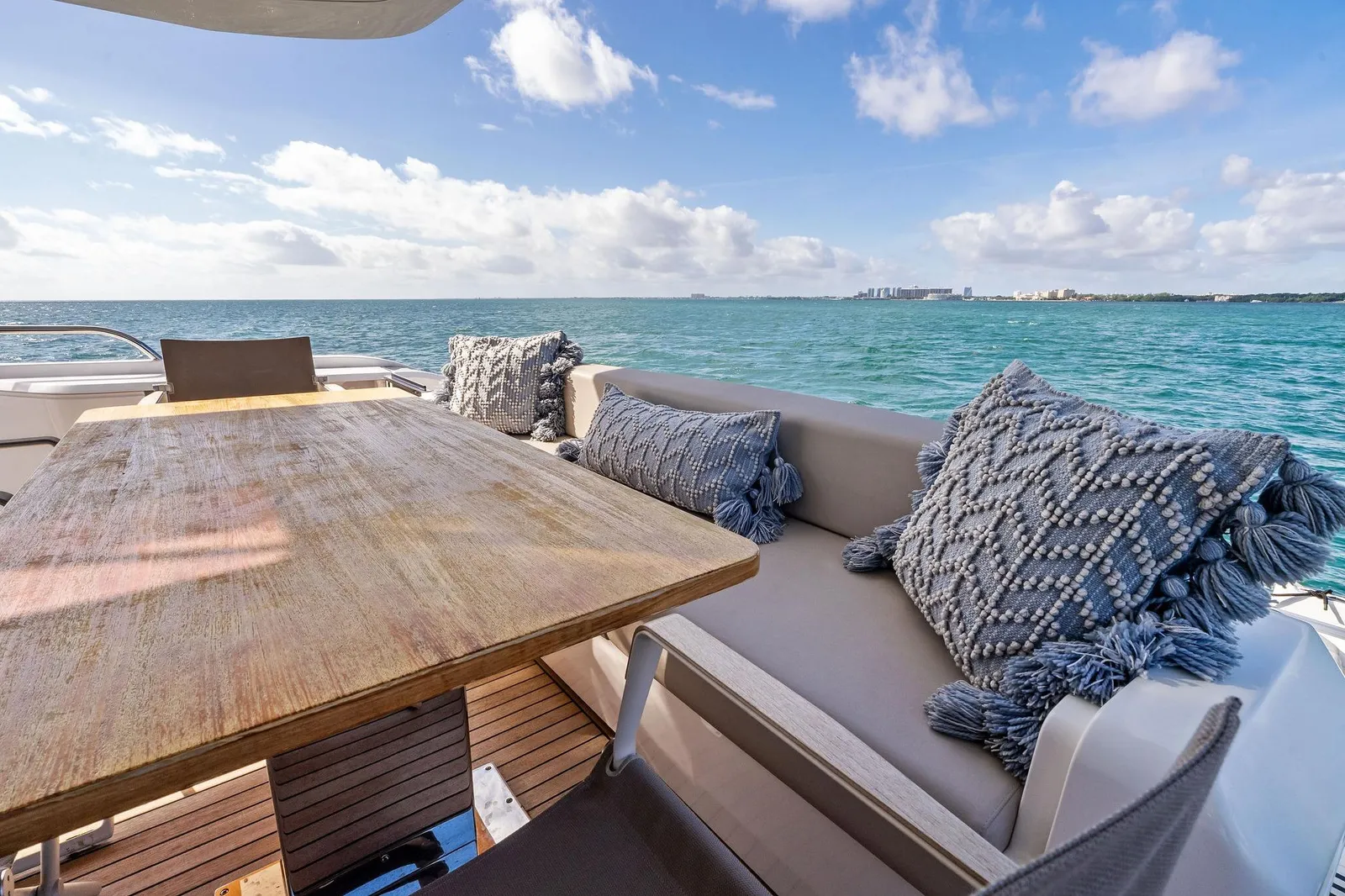 2024 Ferretti 720 – photo 36