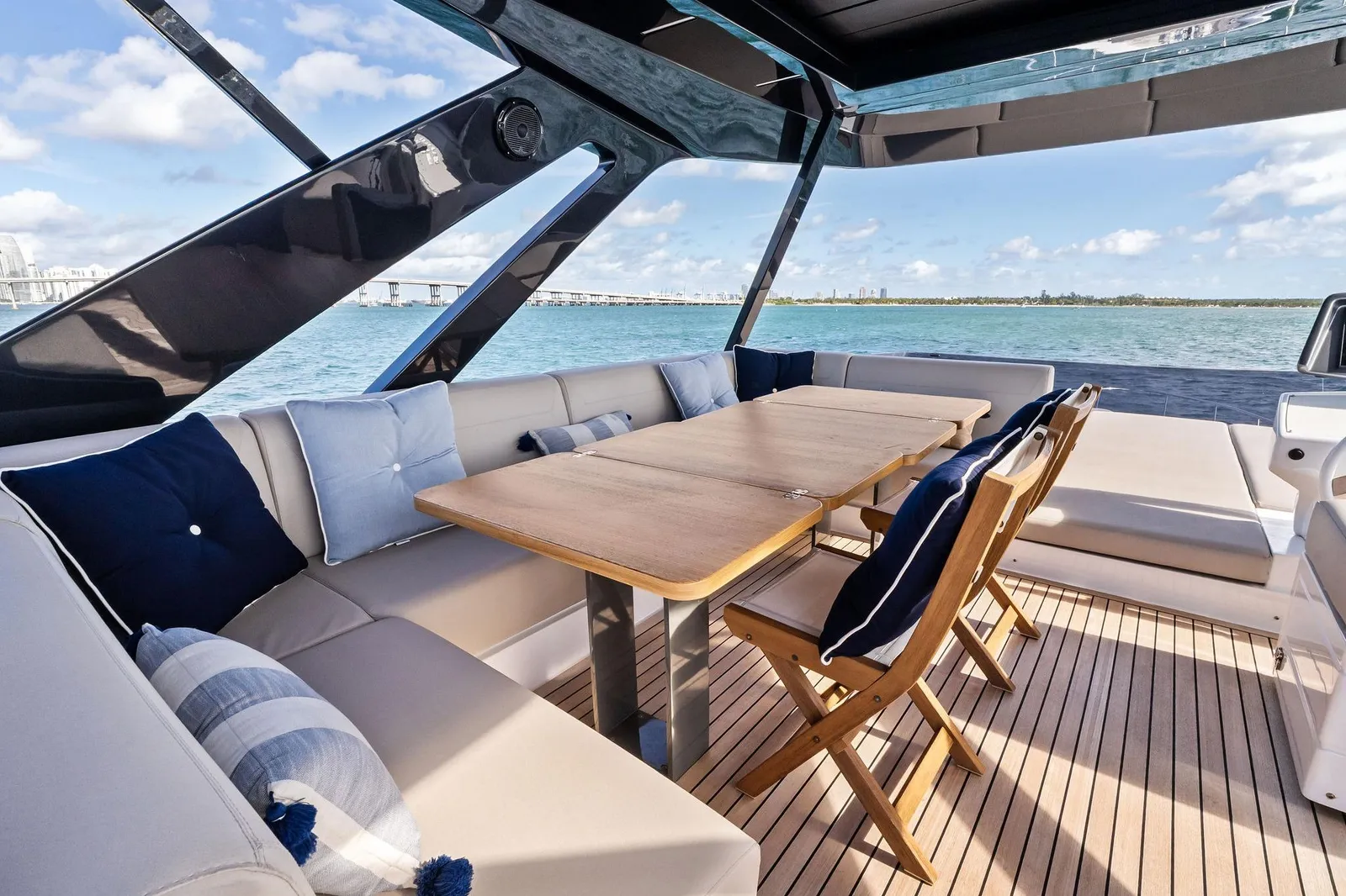 2024 Ferretti 720 – photo 39