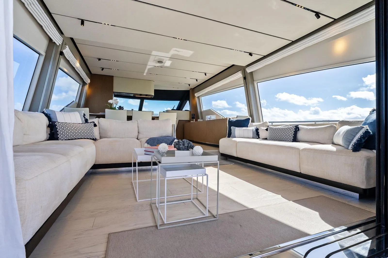 2024 Ferretti 720 – photo 42