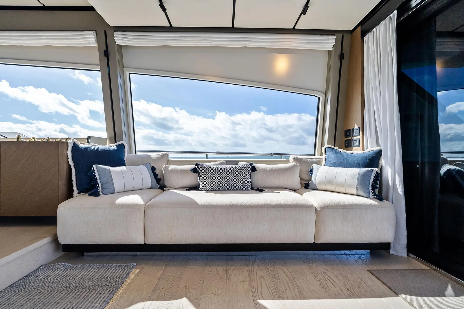 2024 Ferretti 720 – photo 47