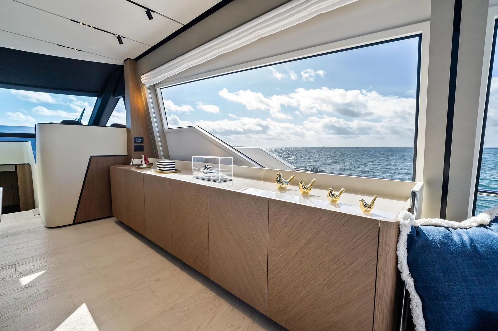 2024 Ferretti 720 – photo 48