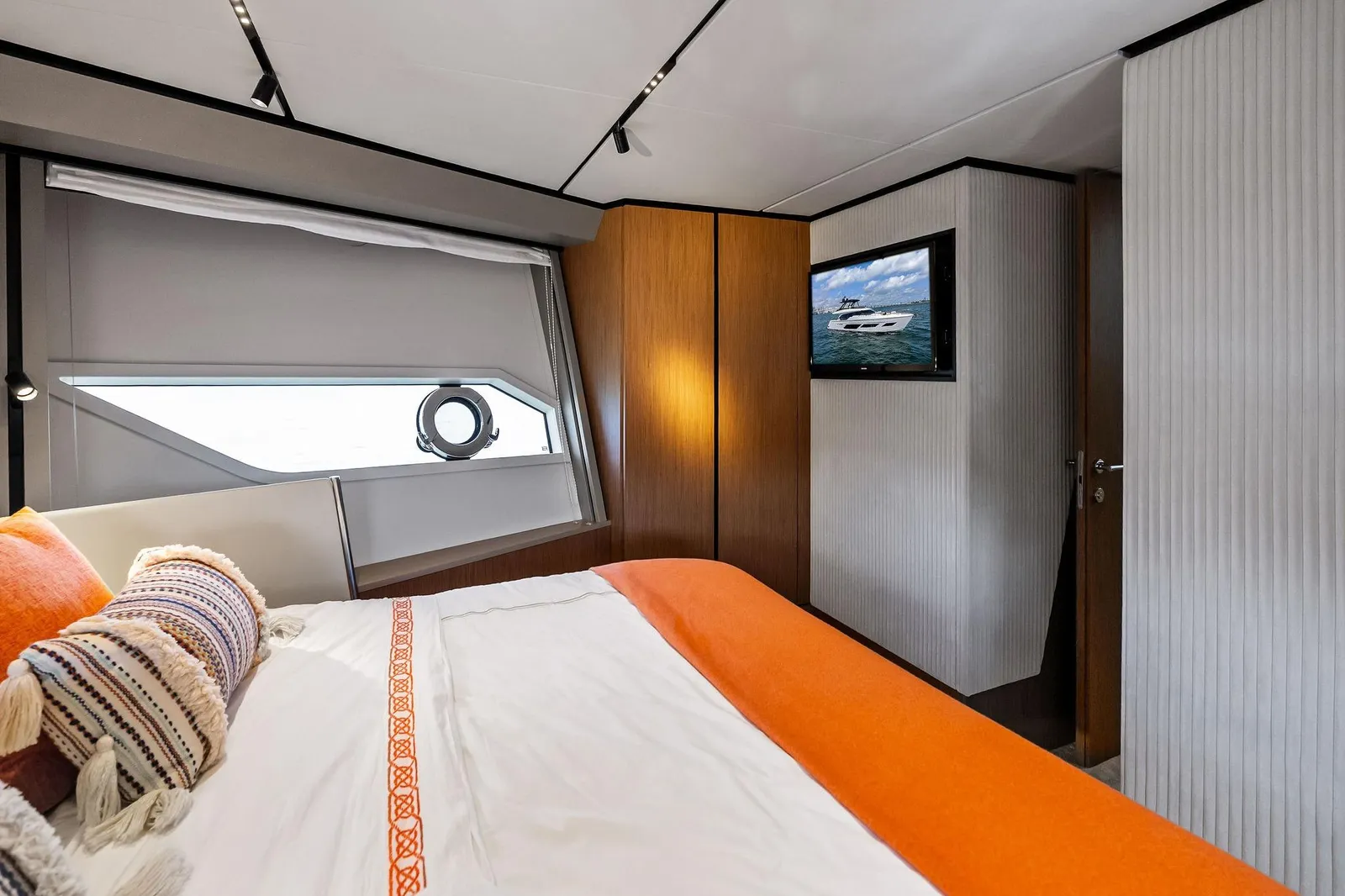 2024 Ferretti 720 – photo 64