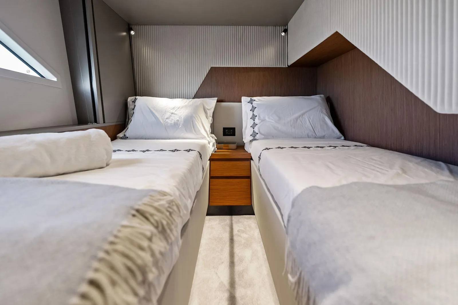 2024 Ferretti 720 – photo 71