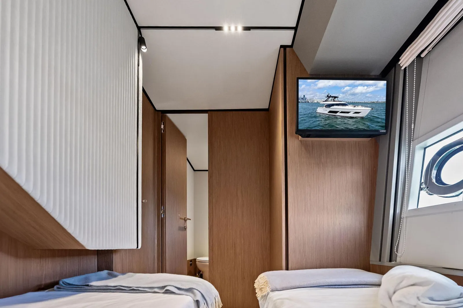 2024 Ferretti 720 – photo 73