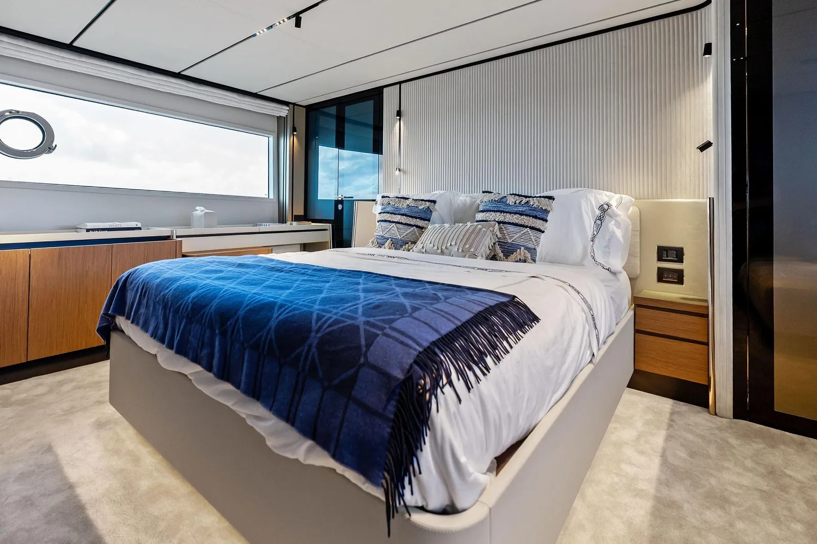 2024 Ferretti 720 – photo 82