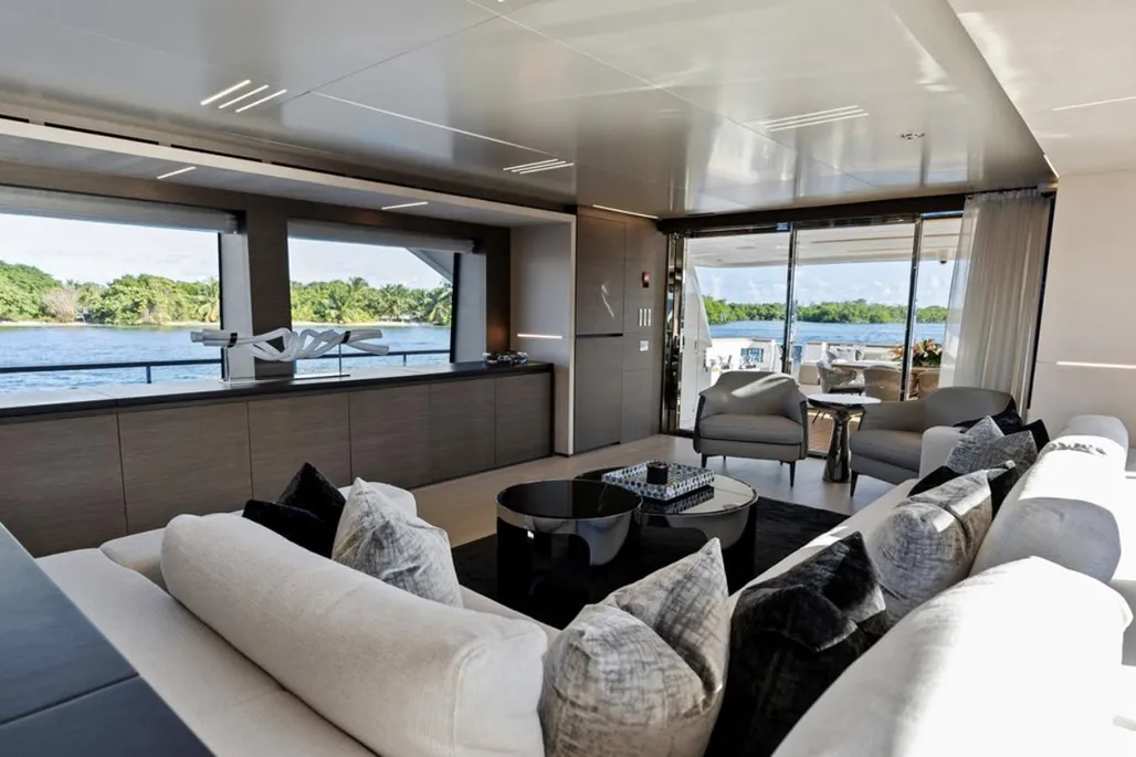 2022 Custom Line Navetta 37 – photo 6