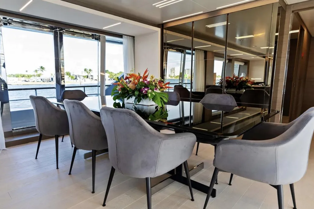 2022 Custom Line Navetta 37 – photo 7