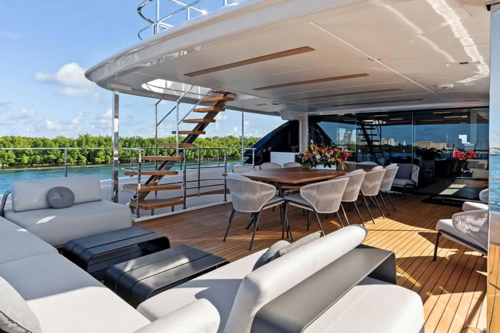 2022 Custom Line Navetta 37 – photo 5