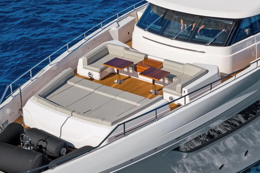 2022 Custom Line Navetta 37 – photo 3