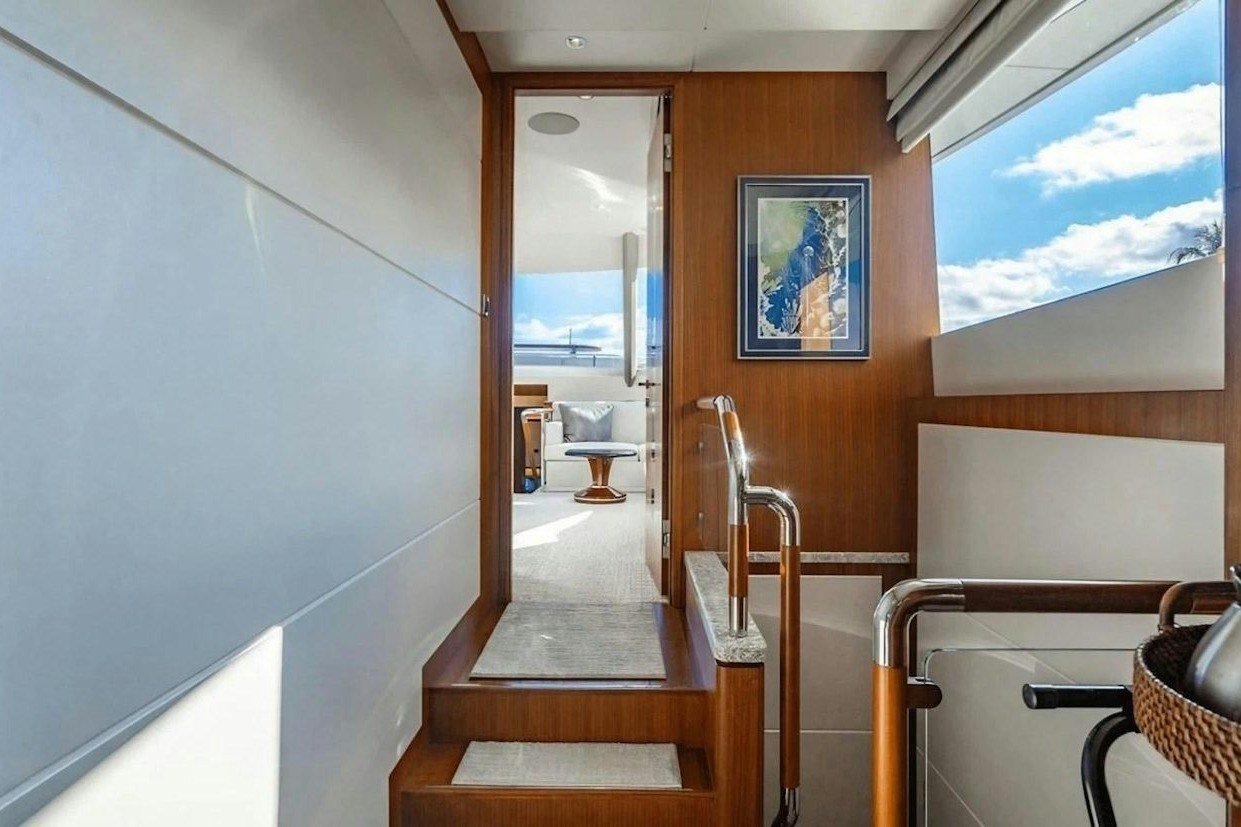 Ocean Alexander 100 Skylounge – photo 8