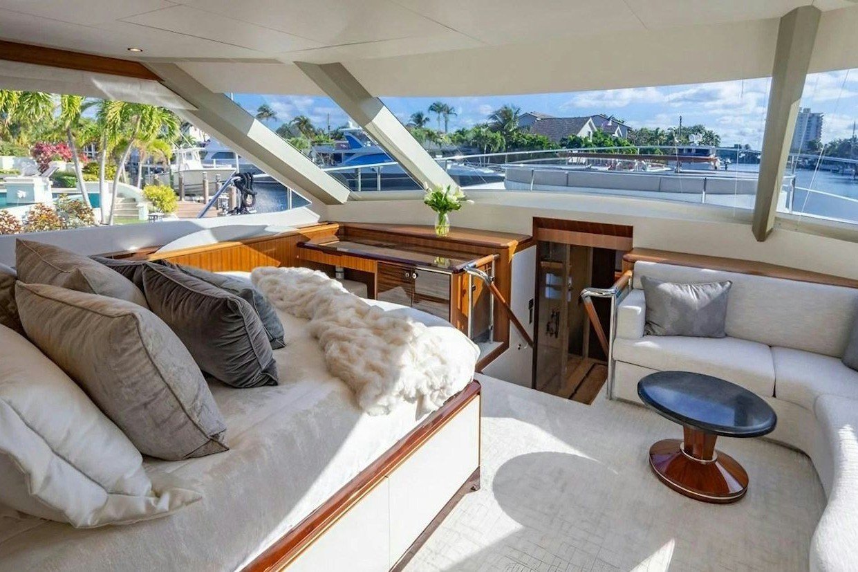 Ocean Alexander 100 Skylounge – photo 9