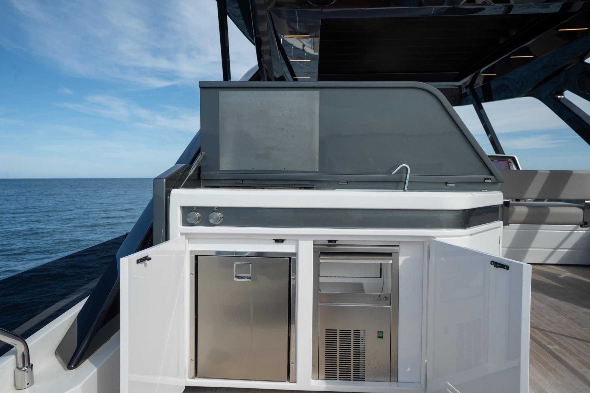 2023 Ferretti Yachts 720 – photo 17