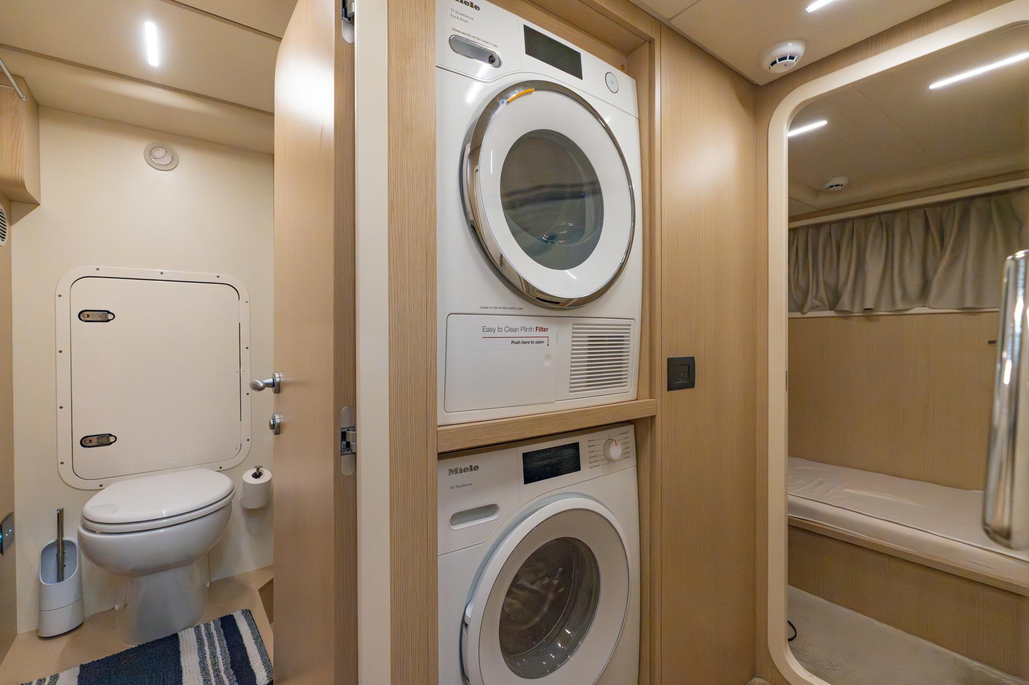 2023 Ferretti Yachts 720 – photo 76