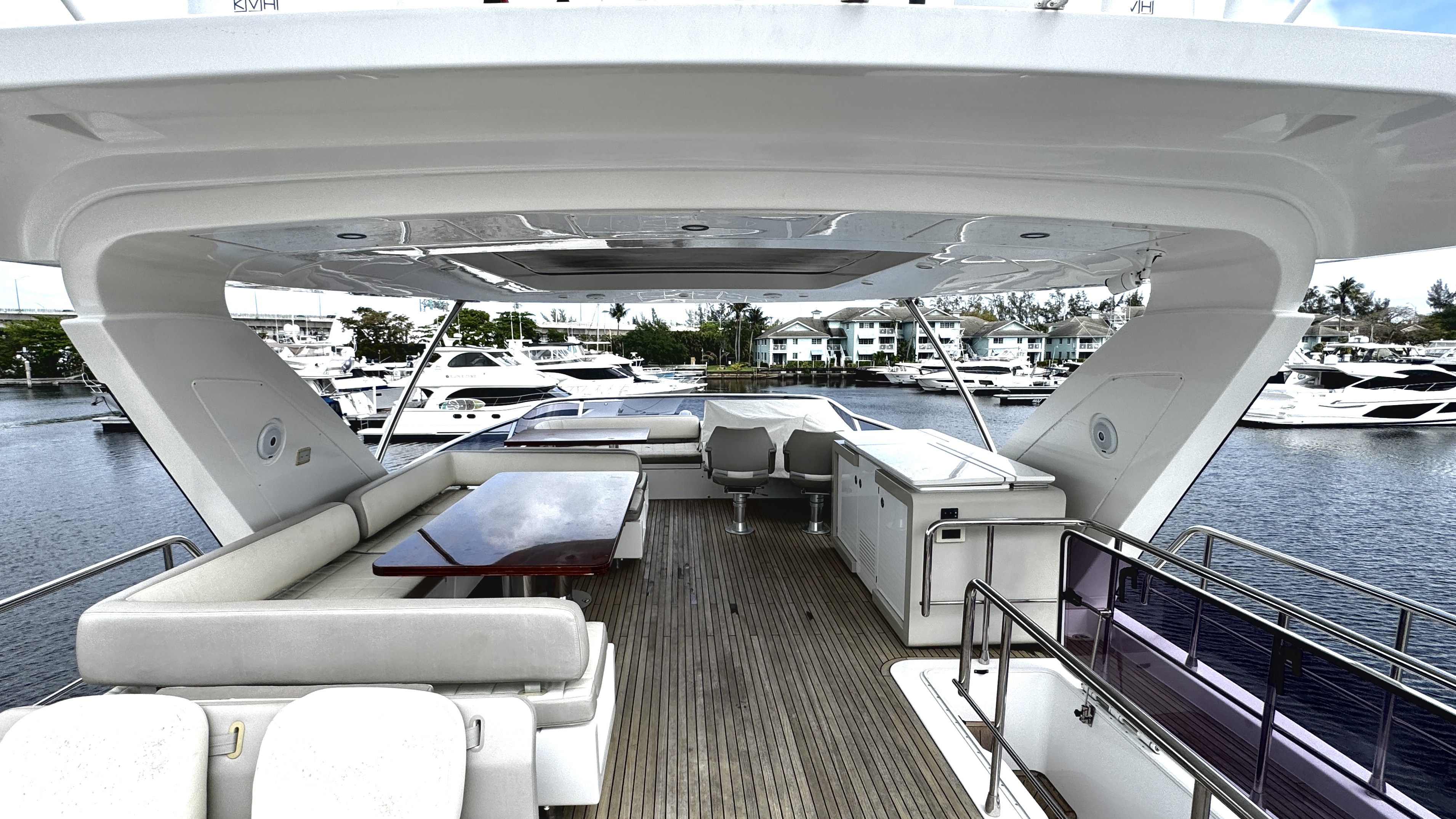 2019 Azimut 72 Fly – photo 27