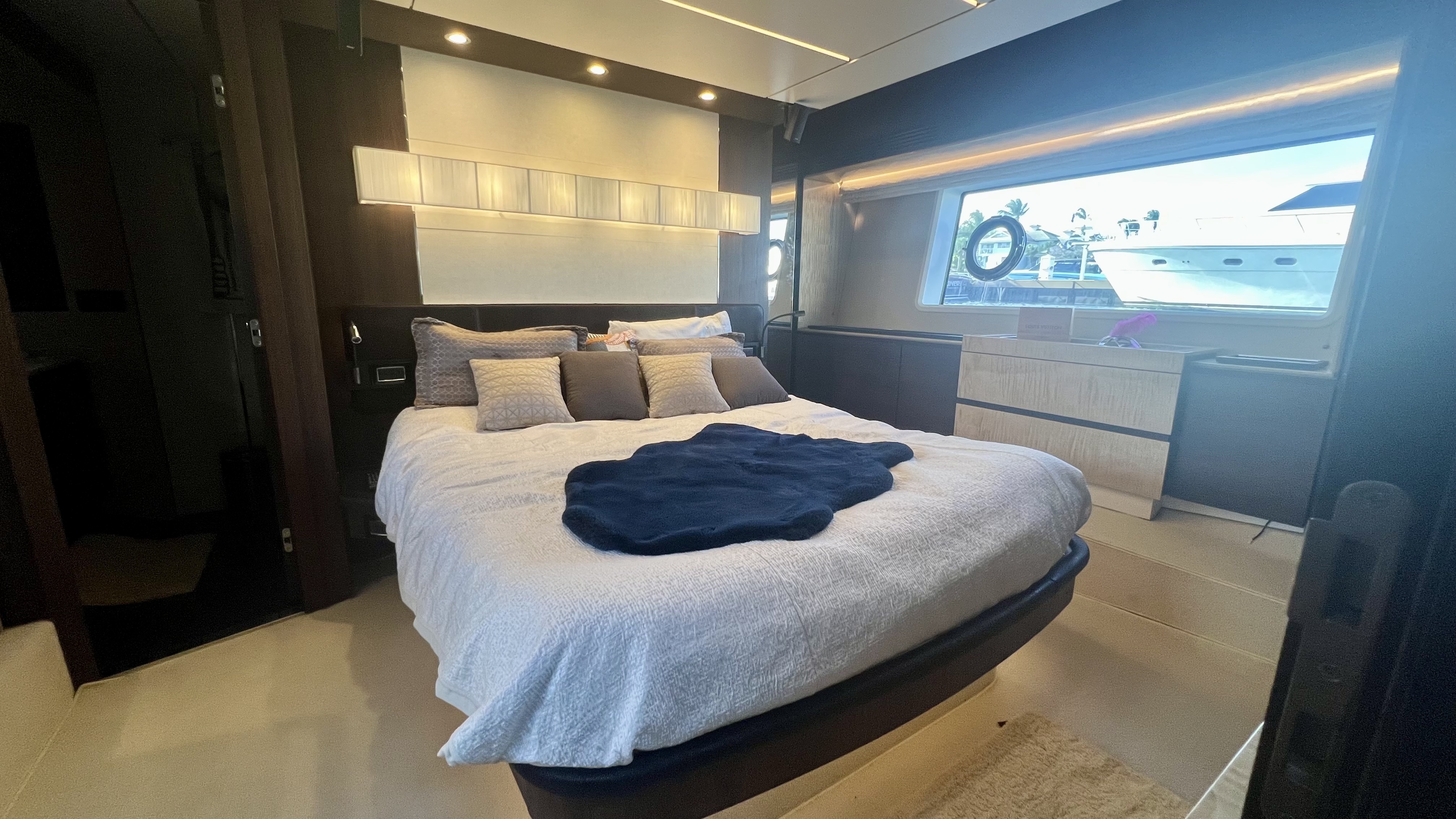 2019 Azimut 72 Fly – photo 28