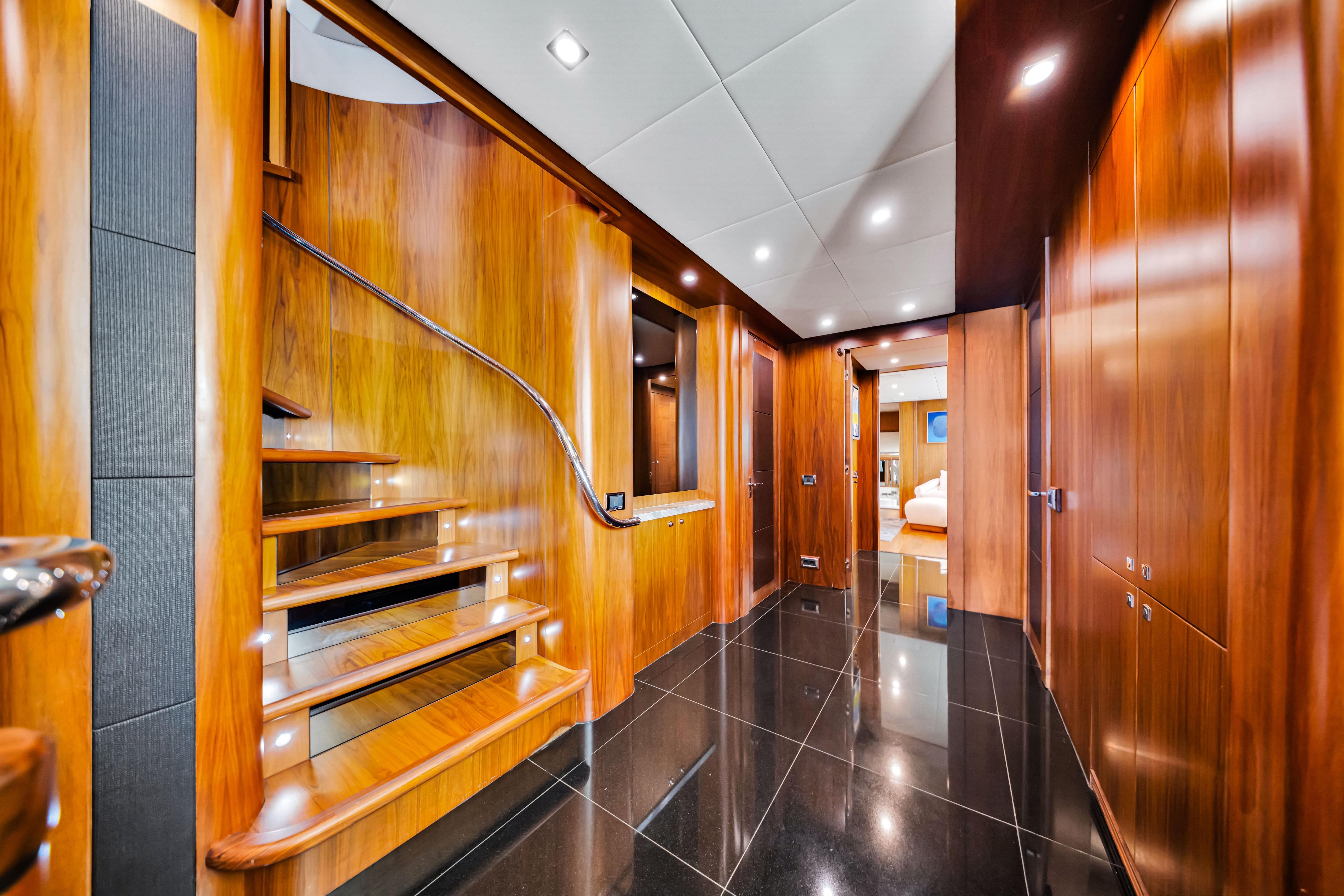 2009 Sunseeker 37 Metre – photo 8