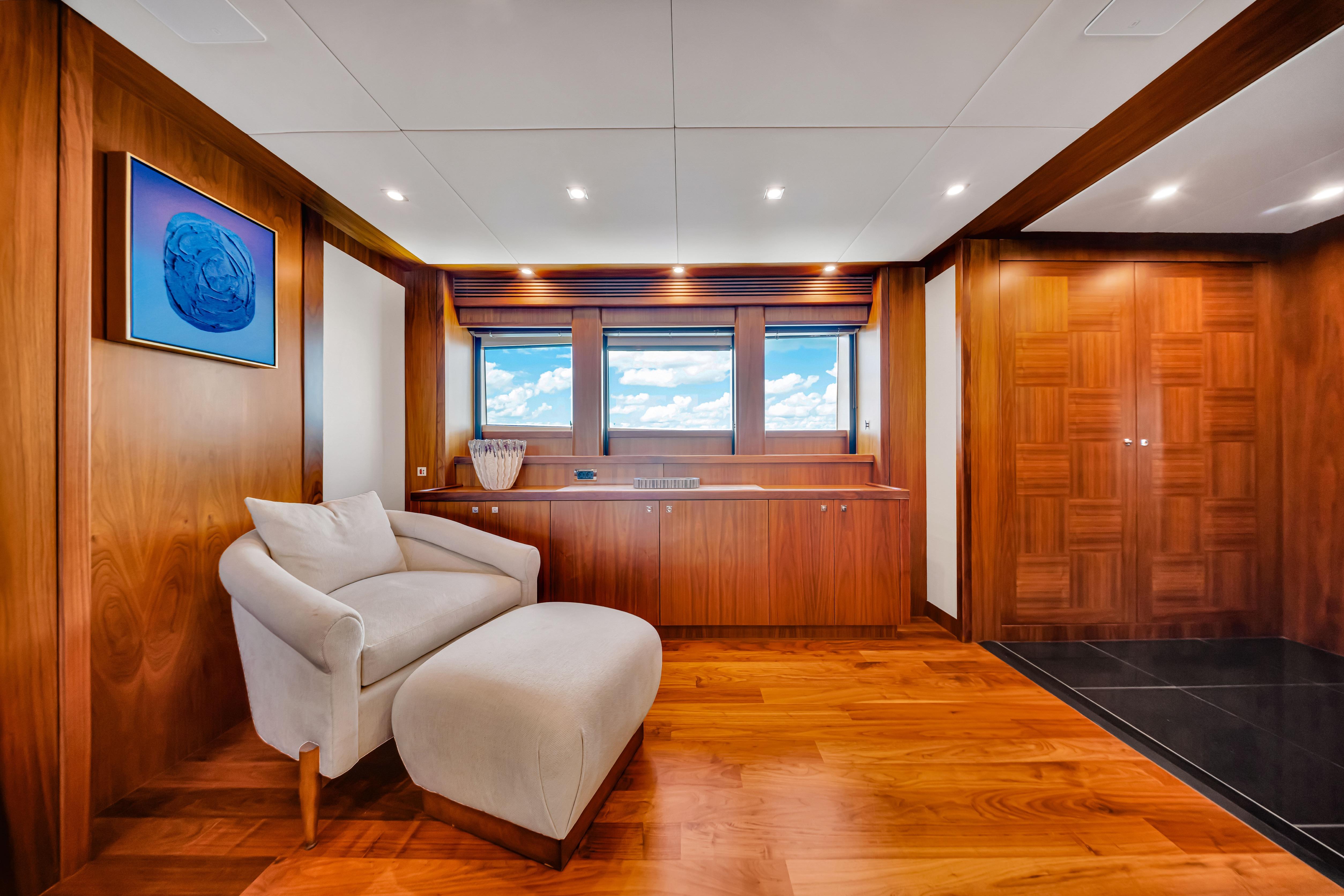 2009 Sunseeker 37 Metre – photo 11