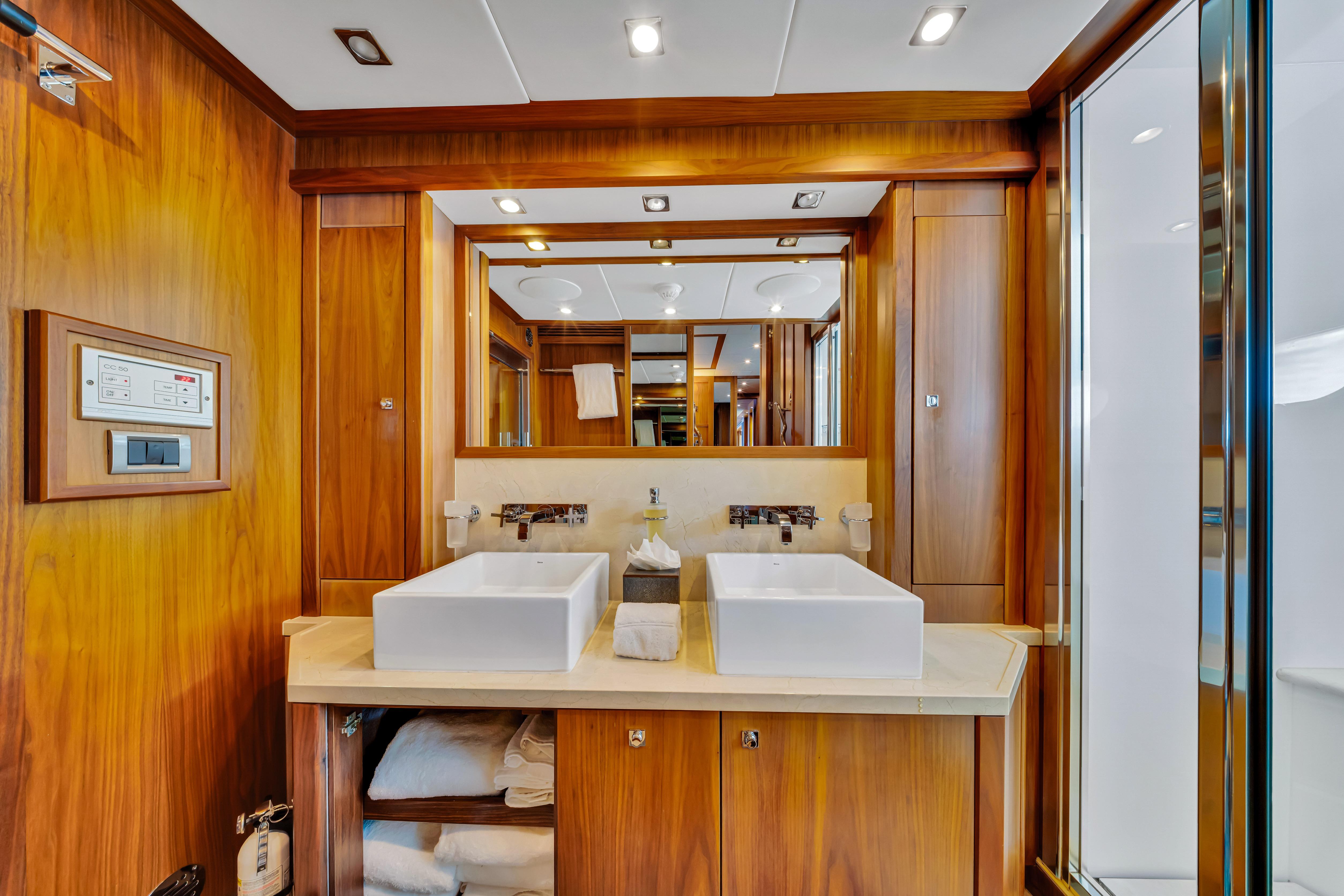 2009 Sunseeker 37 Metre – photo 13